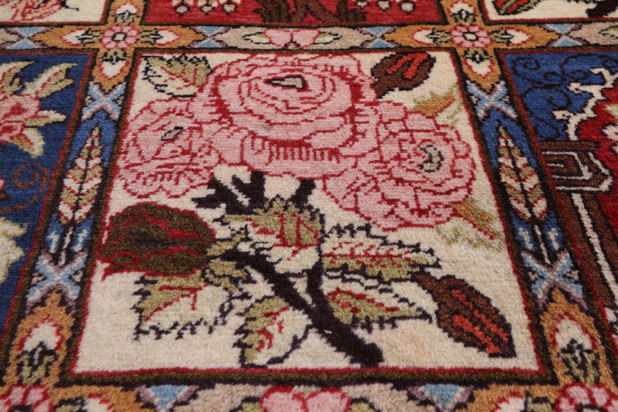 Authentic Persian Hand Knotted Wool Rug - 9' 10" X 13' 7" - Golden Nile