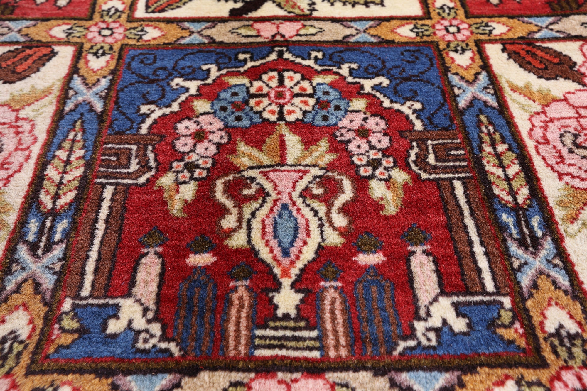 Authentic Persian Hand Knotted Wool Rug - 9' 10" X 13' 7" - Golden Nile