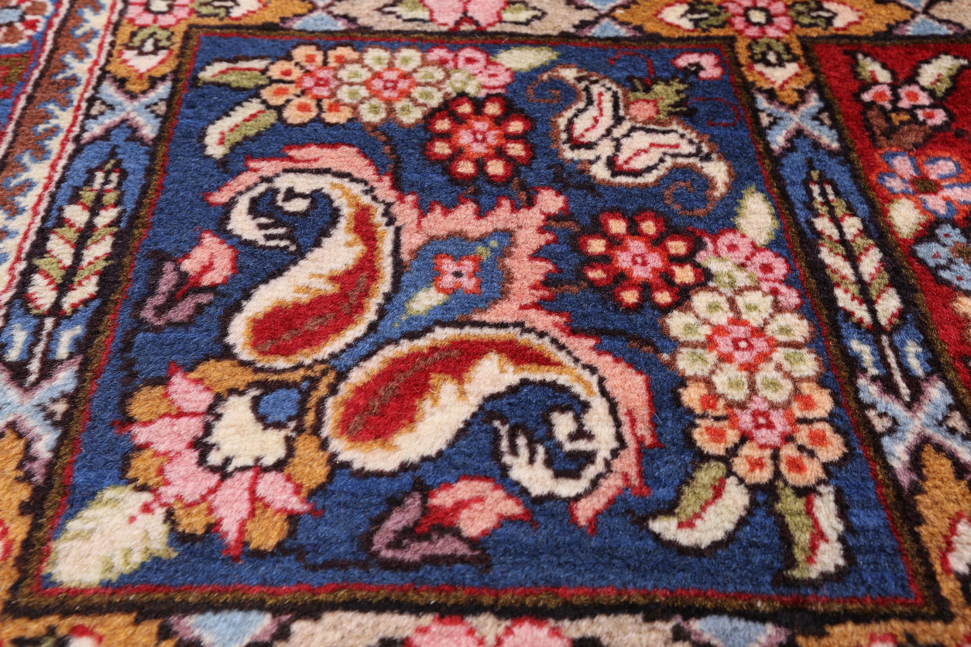 Authentic Persian Hand Knotted Wool Rug - 9' 10" X 13' 7" - Golden Nile