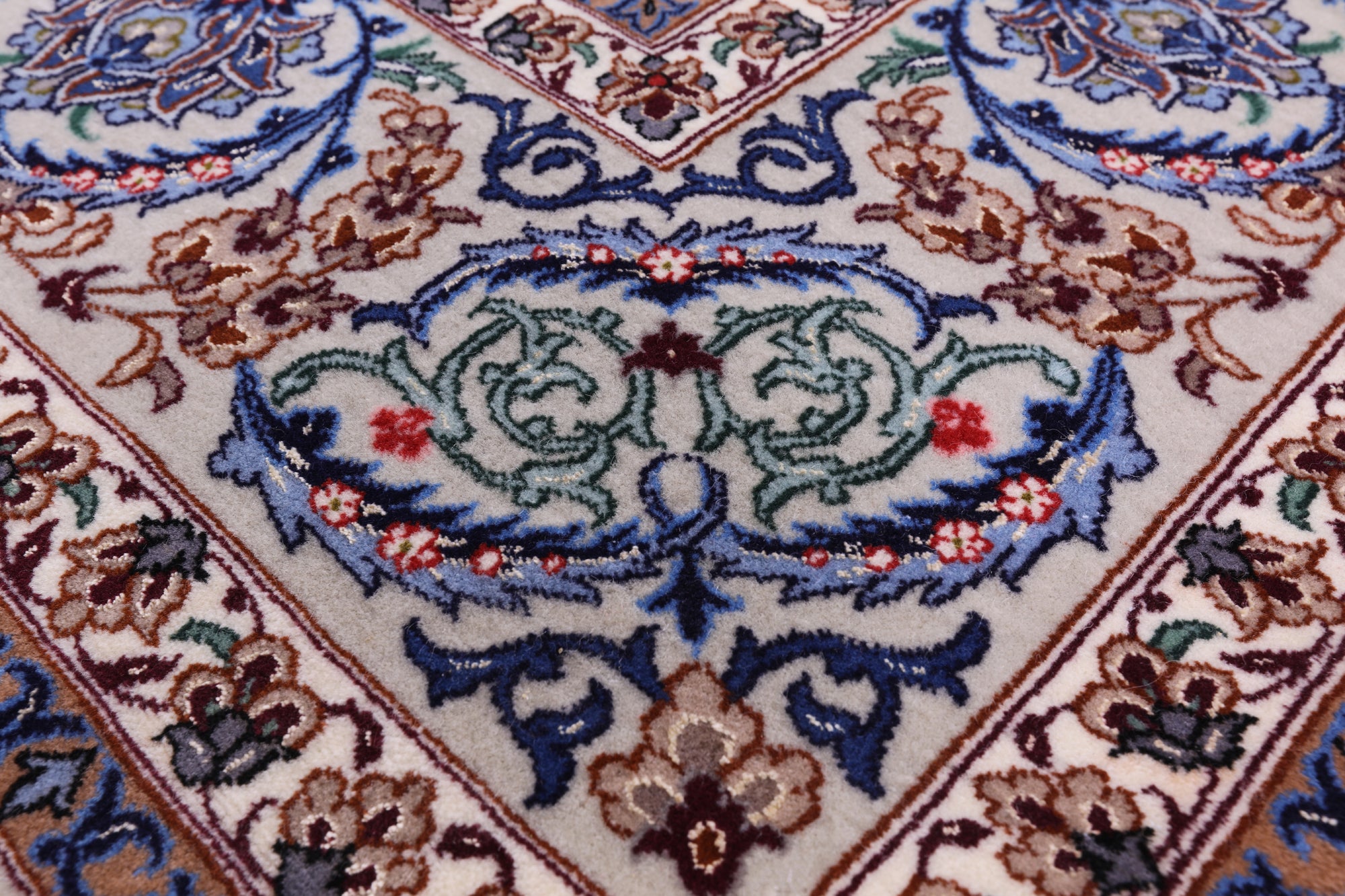 Ivory Persian Isfahan Signed Wool & Silk Rug - 5' 2" X 7' 9" - Golden Nile