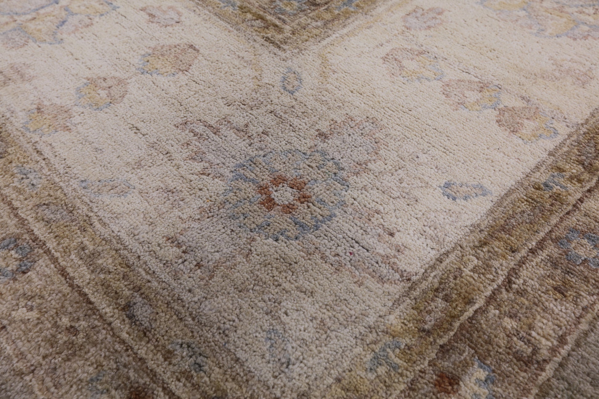 Peshawar Hand Knotted Wool Area Rug - 8' 0" X 9' 10" - Golden Nile
