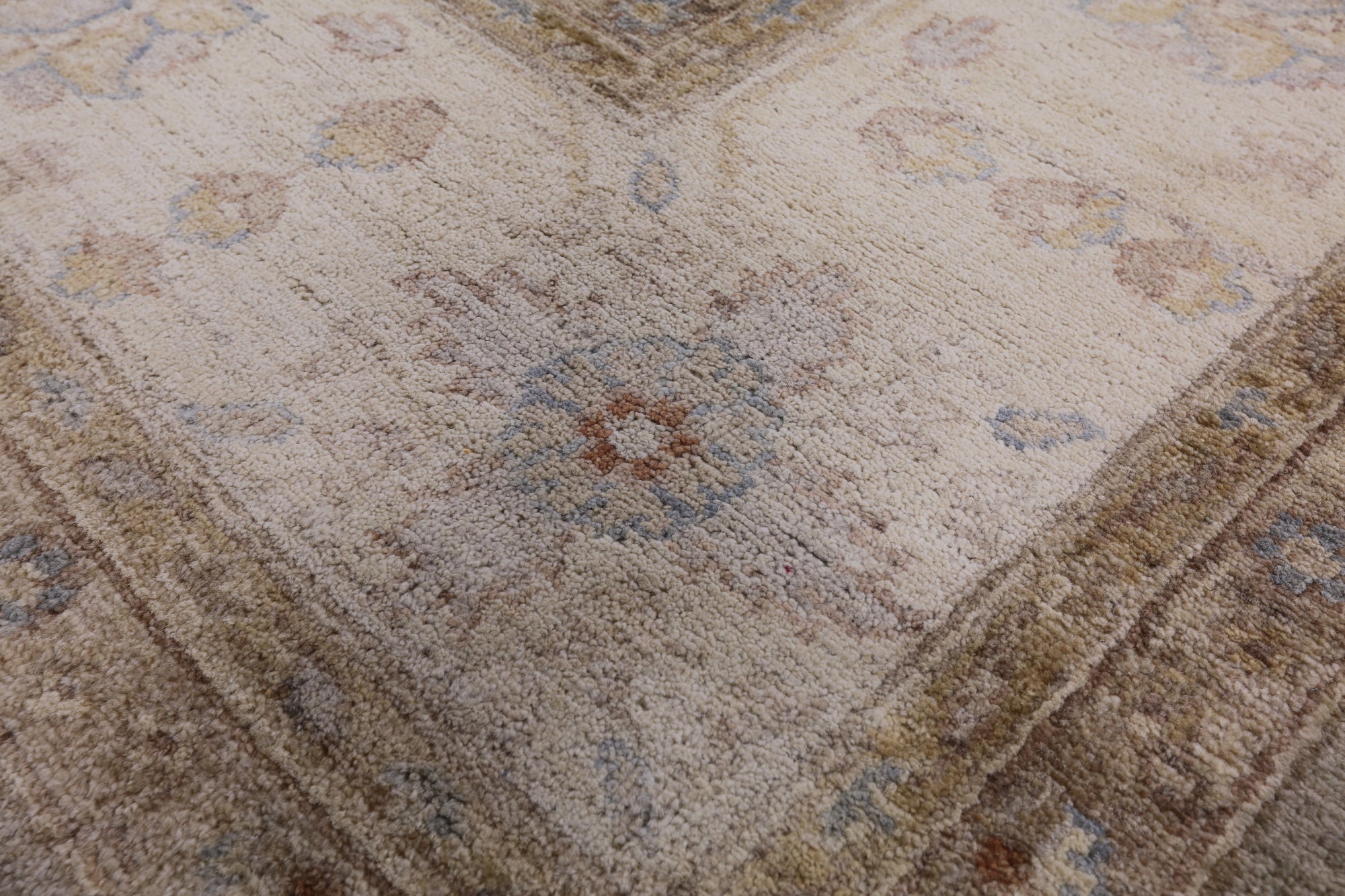 Peshawar Hand Knotted Wool Area Rug - 8' 0" X 9' 10" - Golden Nile