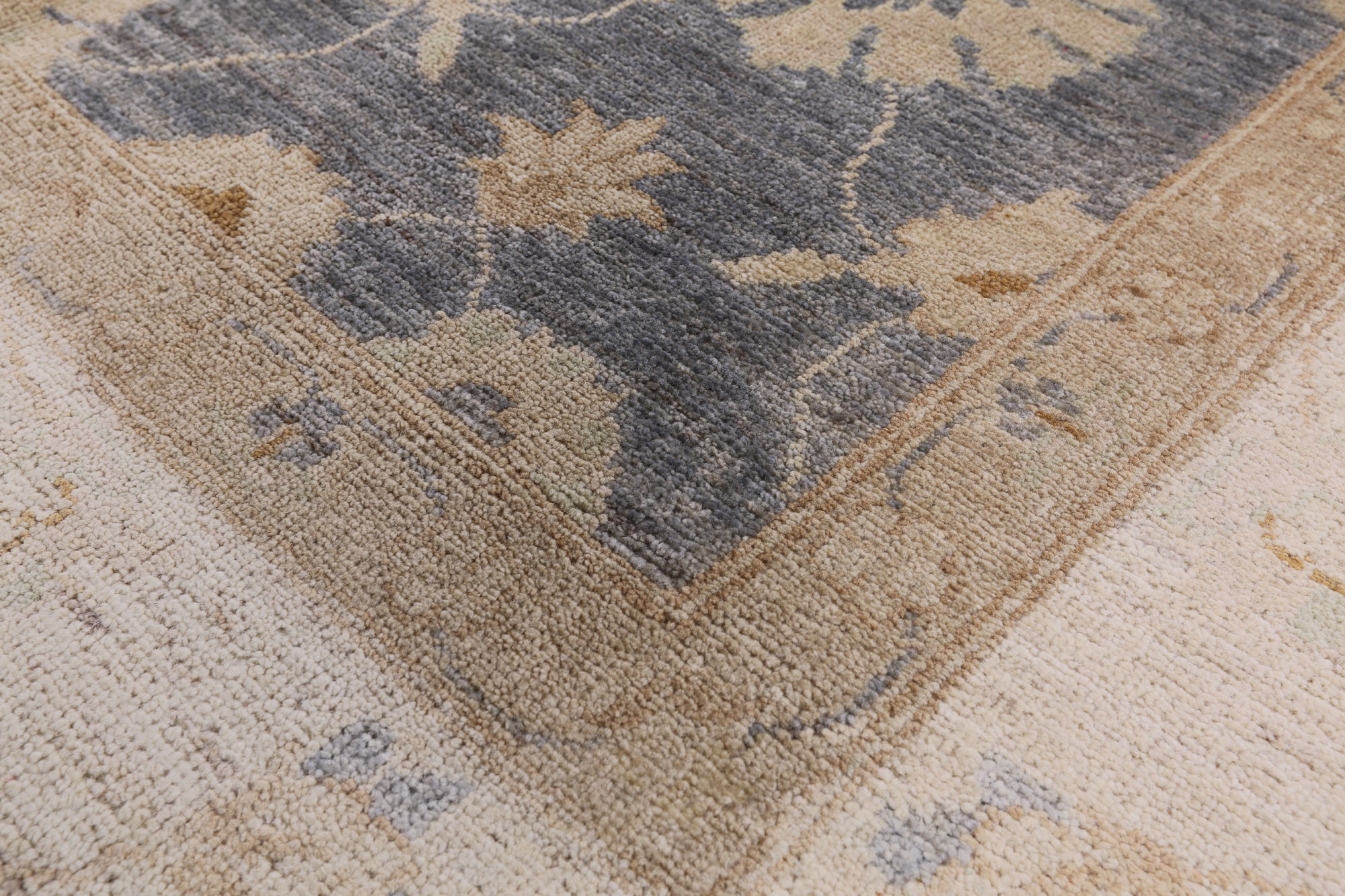 Peshawar Hand Knotted Wool Rug - 8' 2" X 9' 10" - Golden Nile