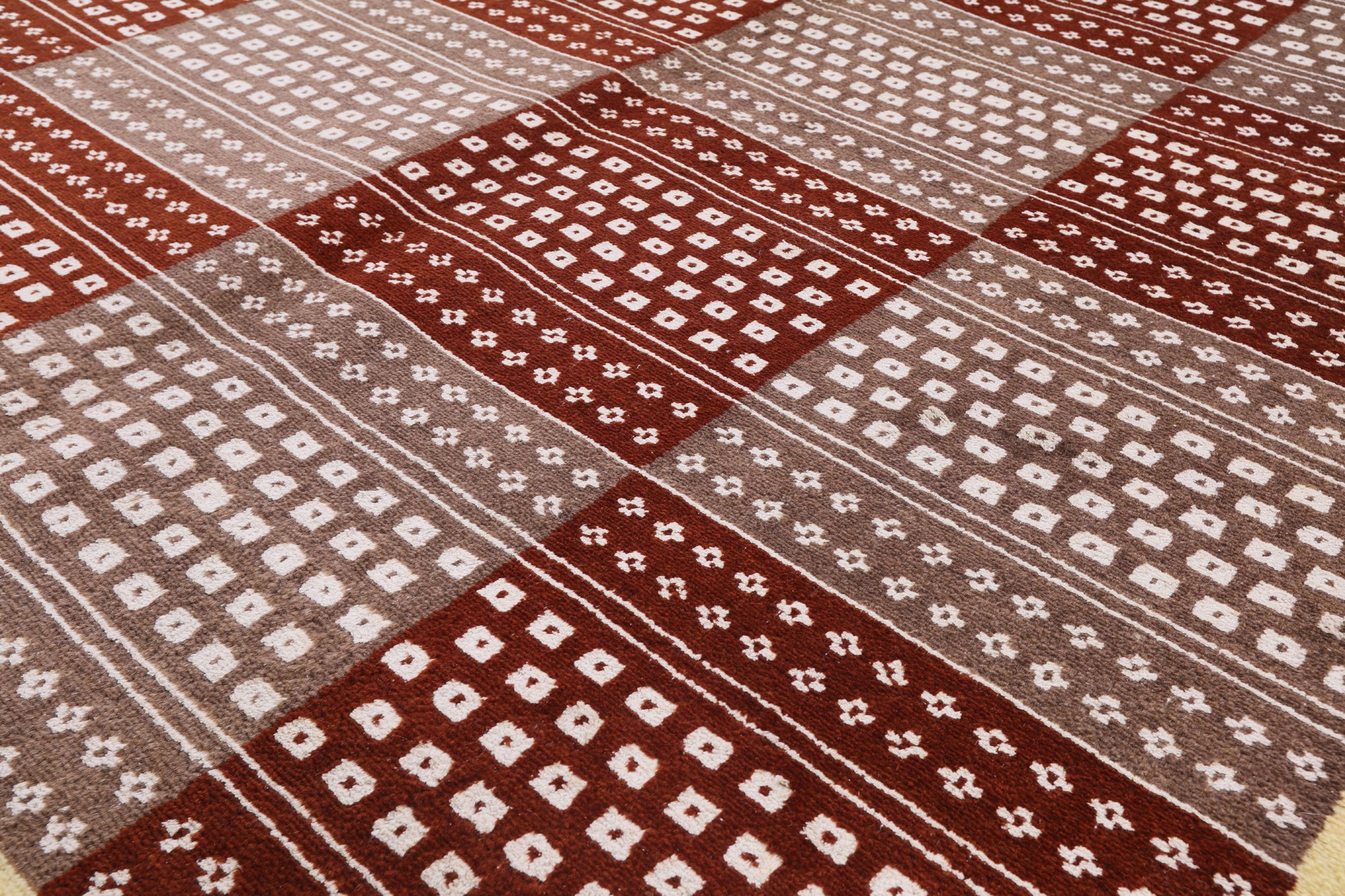 Persian Gabbeh Handmade Wool Rug - 8' 2" X 10' 3" - Golden Nile