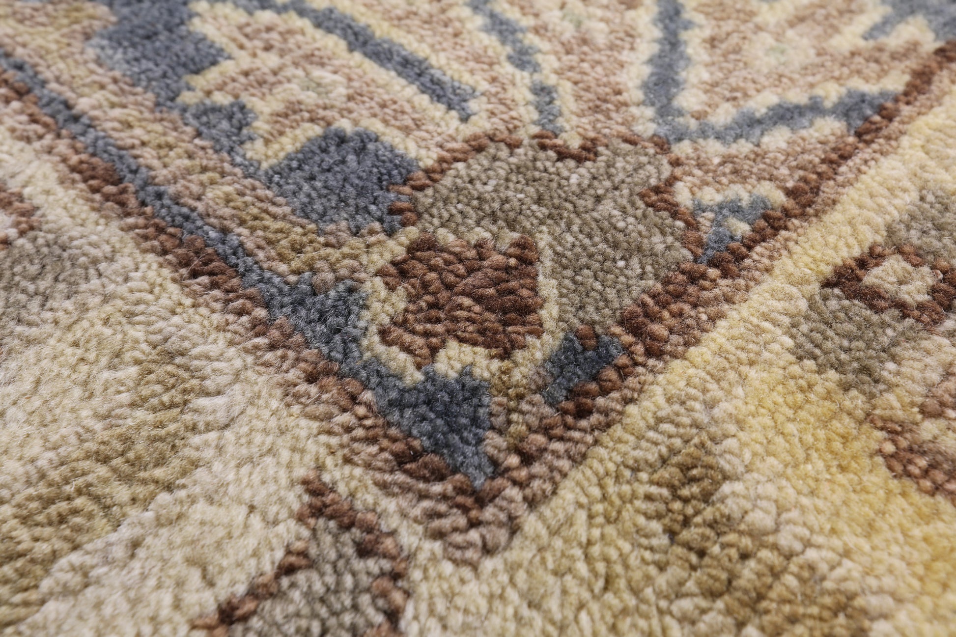 Ivory Turkish Oushak Handmade Wool Area Rug - 8' 2" X 9' 10" - Golden Nile