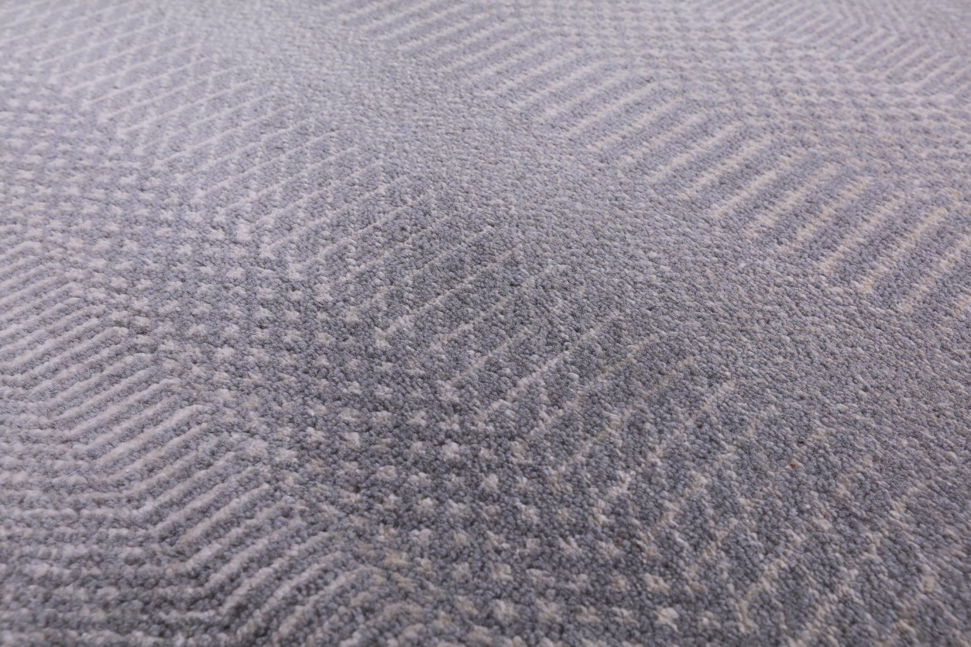 Grey Savannah Grass Hand Knotted Wool & Silk Rug - 8' 1" X 10' 3" - Golden Nile