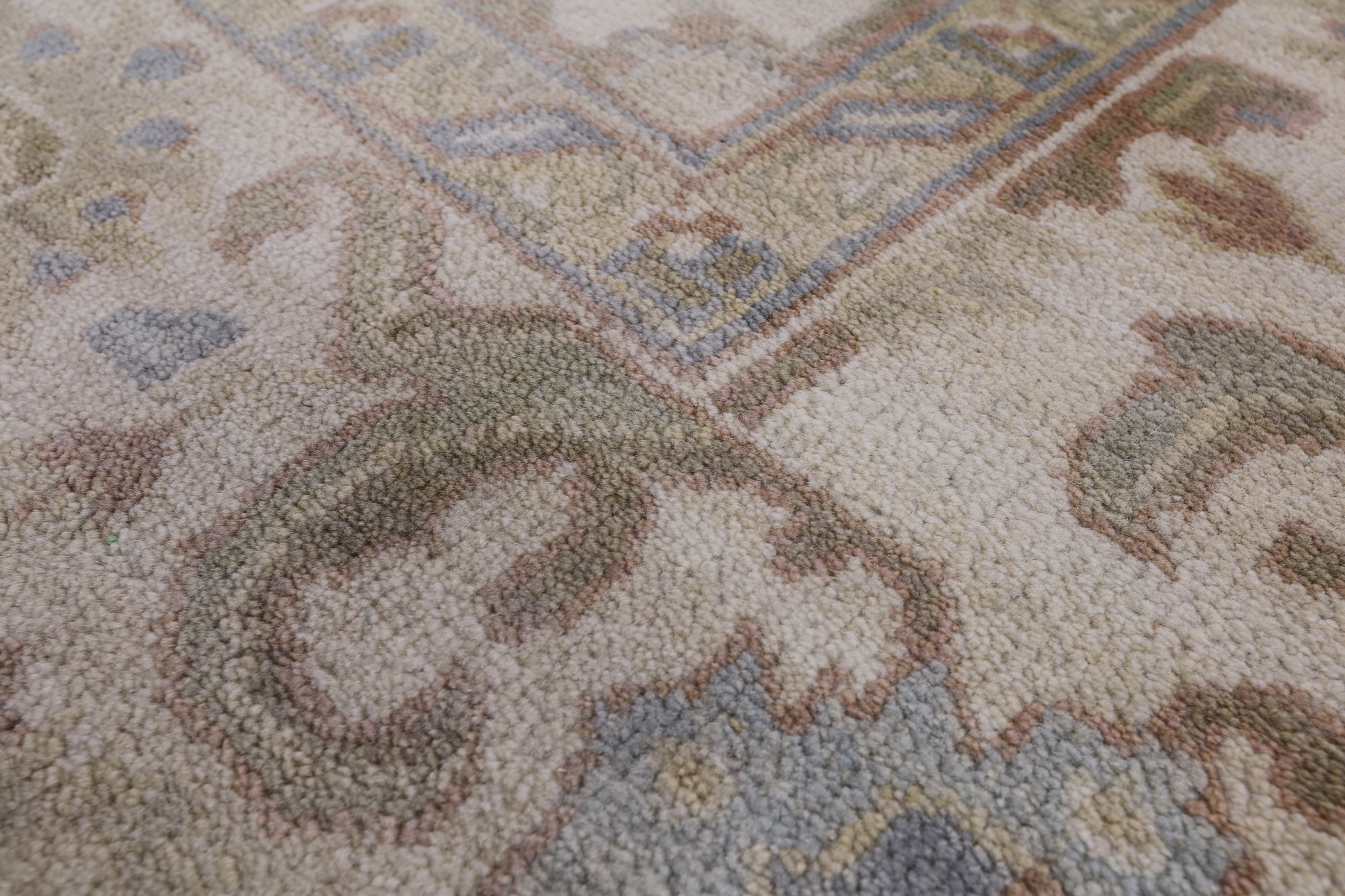 Ivory Turkish Oushak Hand Knotted Wool Rug - 5' 10" X 8' 10" - Golden Nile