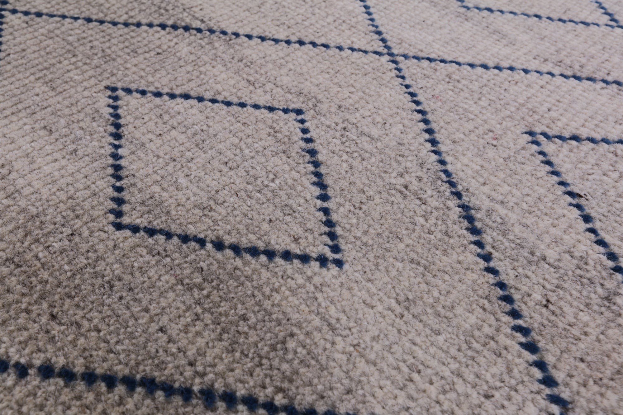 Ivory Moroccan Hand Knotted Wool Rug - 8' 4" X 10' 1" - Golden Nile