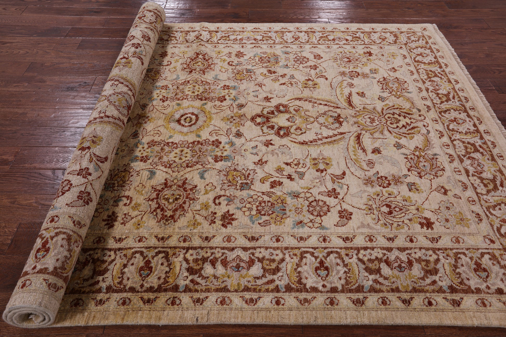 Ivory Chobi Peshawar Hand Knotted Wool Rug - 6' 0" X 9' 0" - Golden Nile