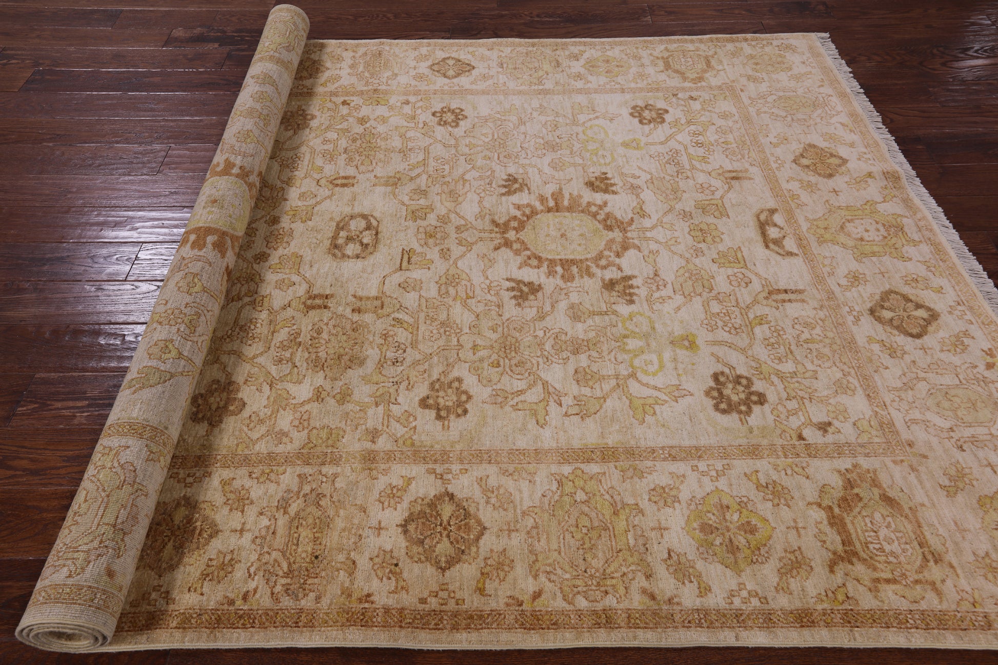 Ivory Chobi Peshawar Handmade Wool Rug - 6' 0" X 8' 8" - Golden Nile