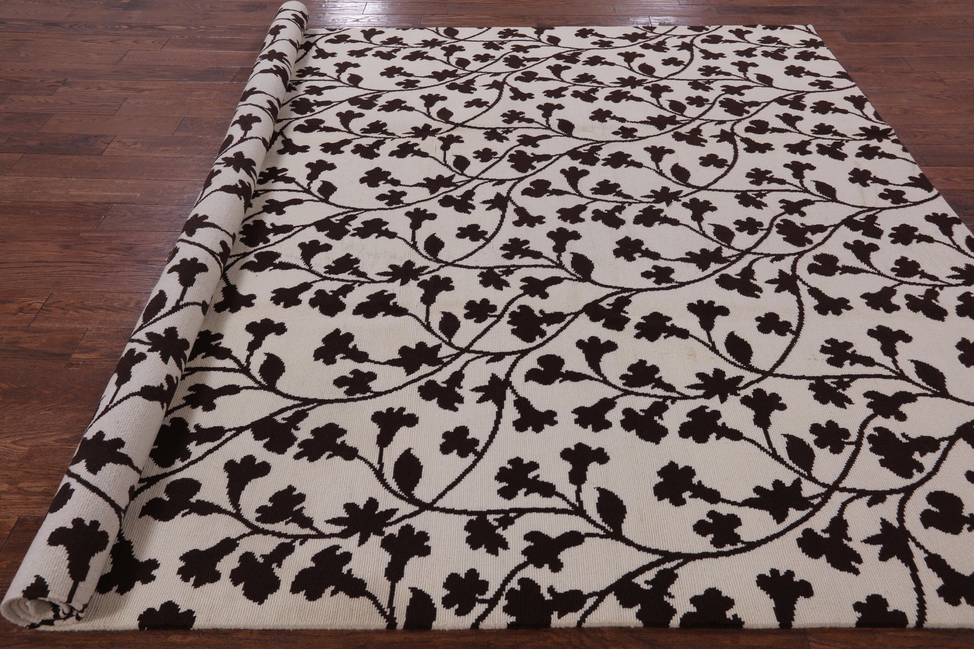 Ivory Floral Modern Handmade Wool Rug - 8' 2" X 9' 10" - Golden Nile
