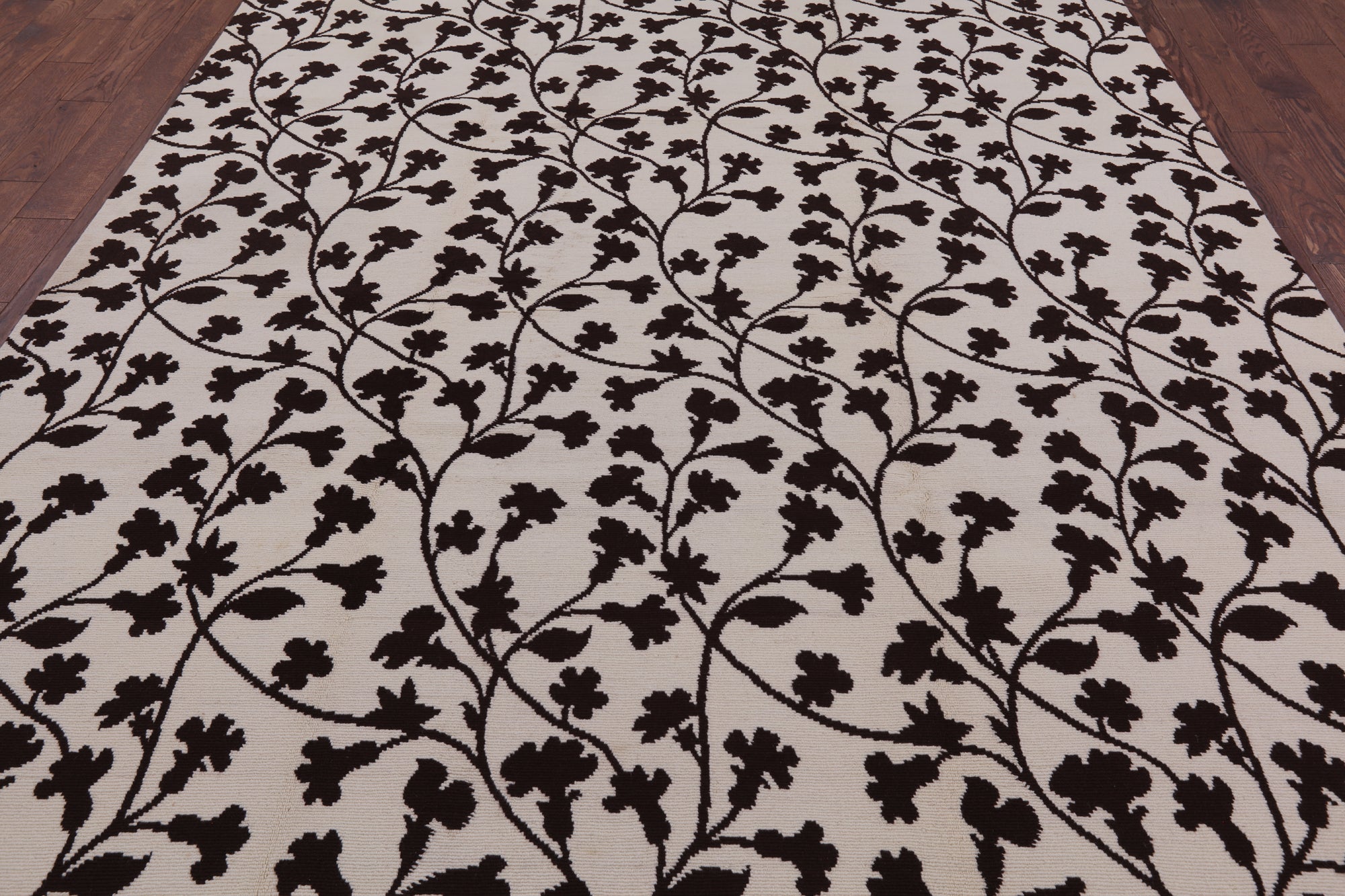 Ivory Floral Modern Handmade Wool Rug - 8' 2" X 9' 10" - Golden Nile