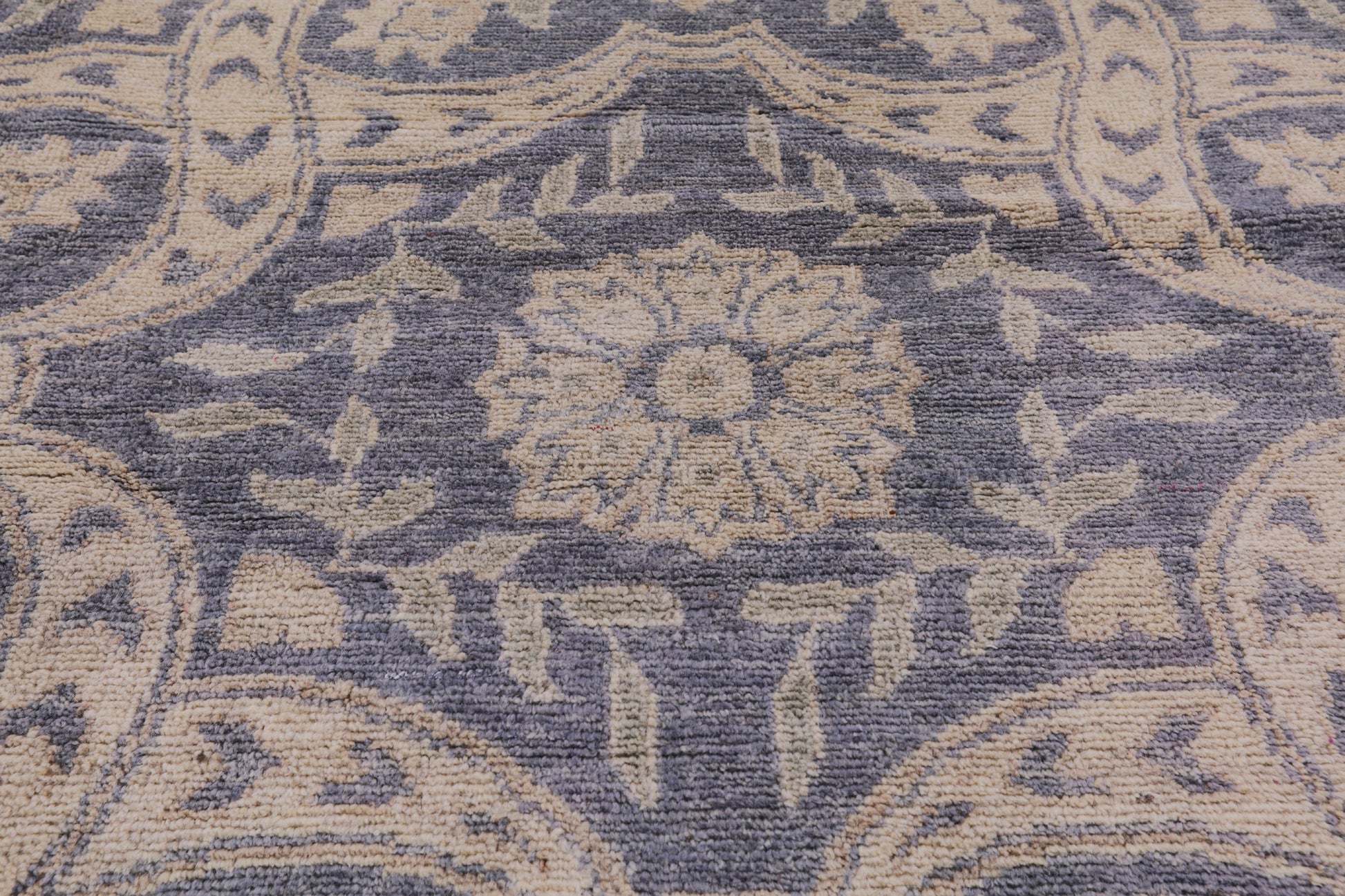 Peshawar Hand Knotted Wool Rug - 7' 10" X 9' 10" - Golden Nile