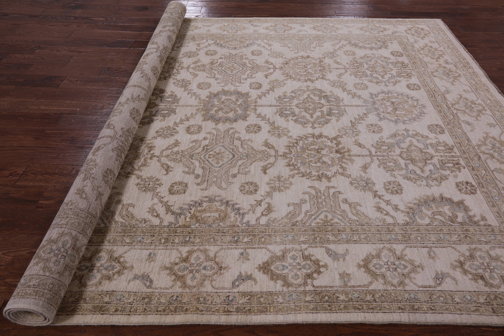 Ivory Peshawar Hand Knotted Rug - 7' 10" X 10' 1" - Golden Nile