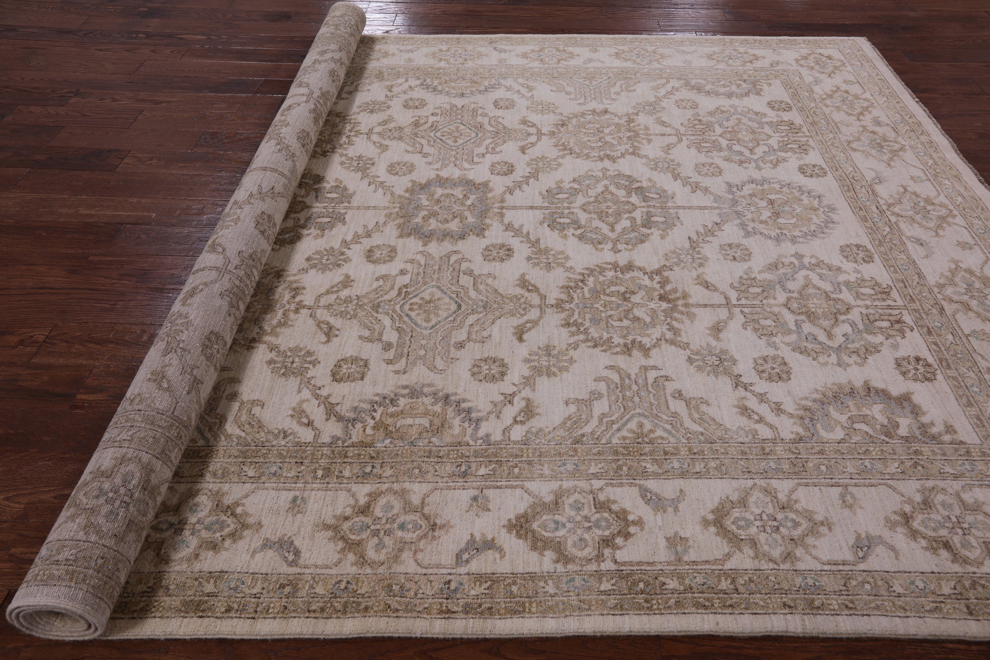 Ivory Peshawar Hand Knotted Rug - 7' 10" X 10' 1" - Golden Nile