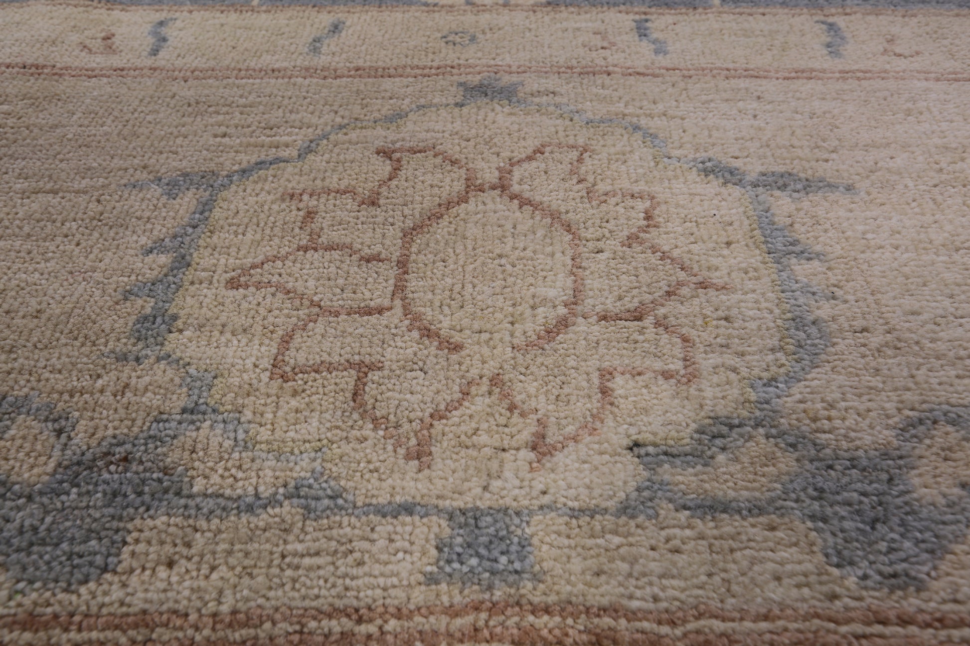 Peshawar Hand Knotted Wool Rug - 8' 2" X 9' 8" - Golden Nile