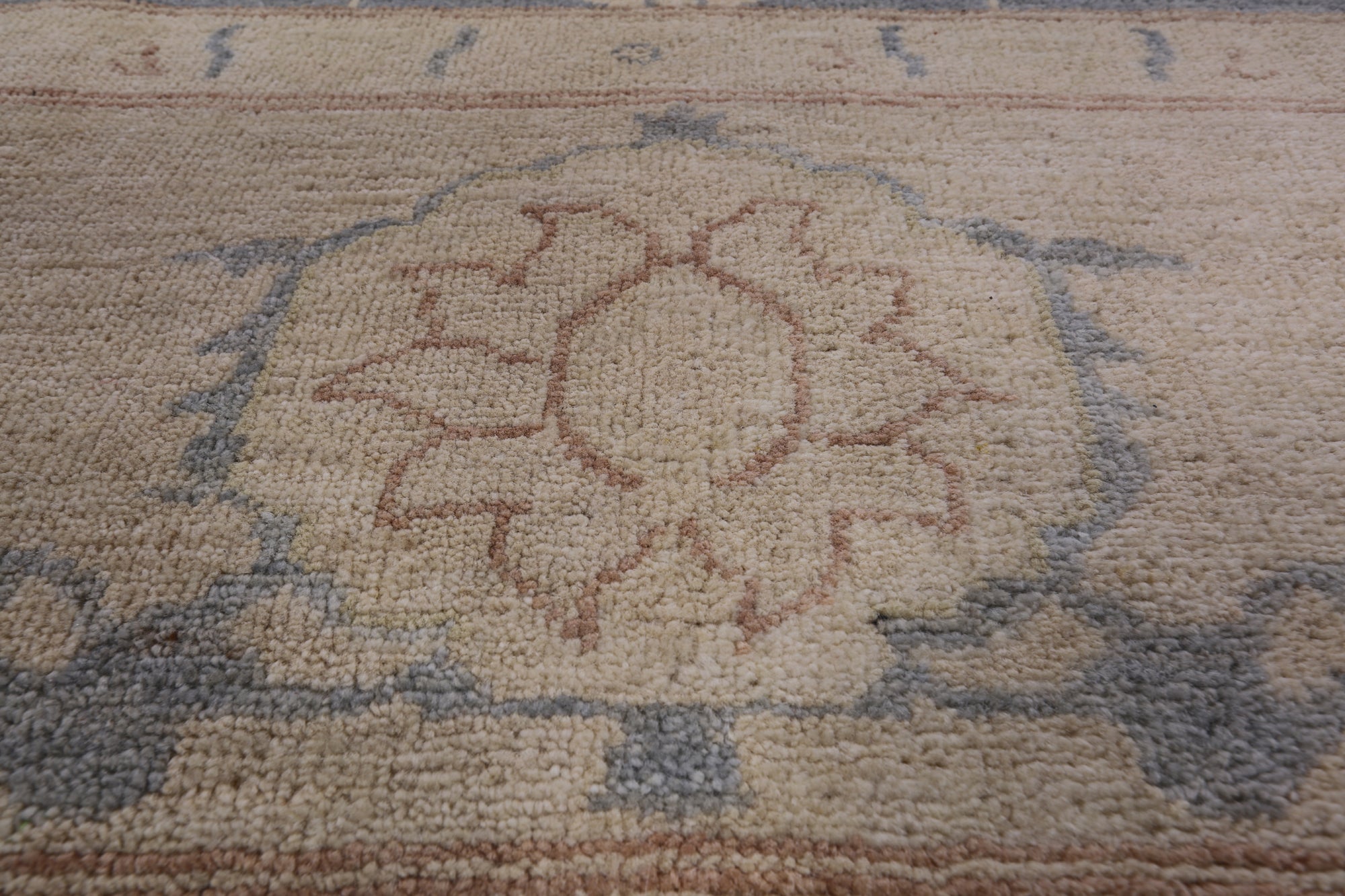 Peshawar Hand Knotted Wool Rug - 8' 2" X 9' 8" - Golden Nile