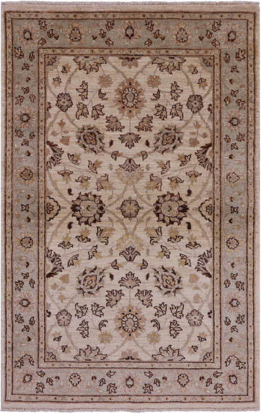 Peshawar Hand Knotted Wool Area Rug - 4' 1" X 6' 4" - Golden Nile