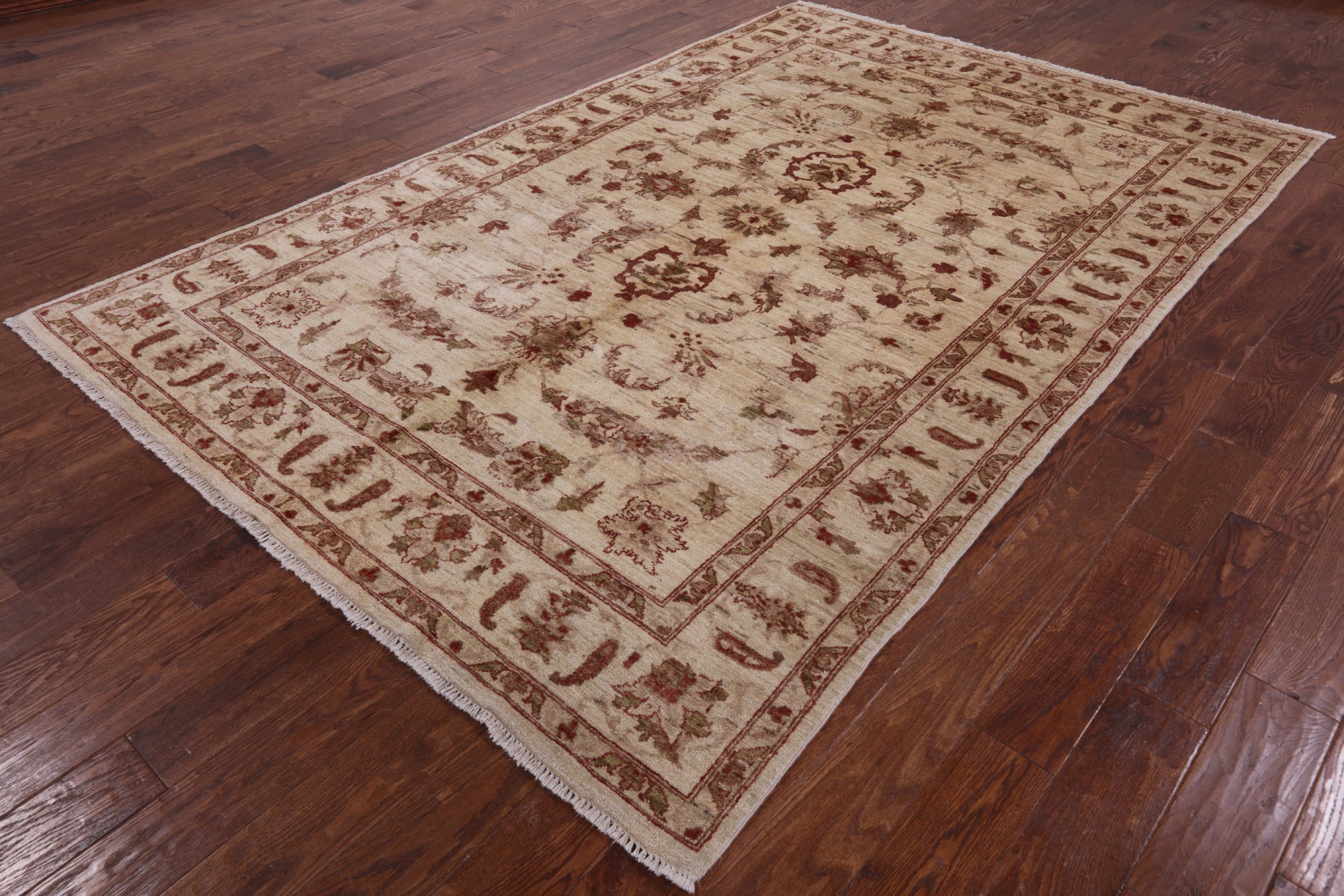 Ivory Chobi Peshawar Handmade Wool Area Rug - 6' 5" X 9' 8" - Golden Nile