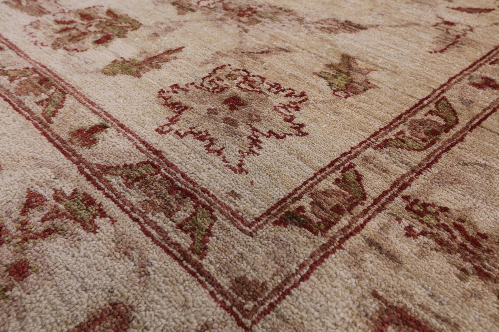 Ivory Chobi Peshawar Handmade Wool Area Rug - 6' 5" X 9' 8" - Golden Nile