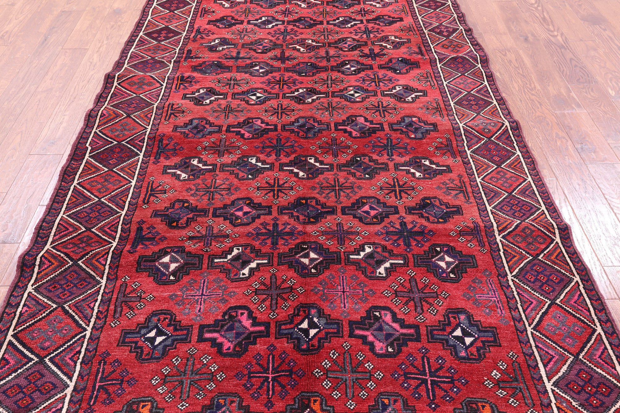 Red Persian Hand Knotted Wool On Wool Rug - 5' 7" X 10' 6" - Golden Nile