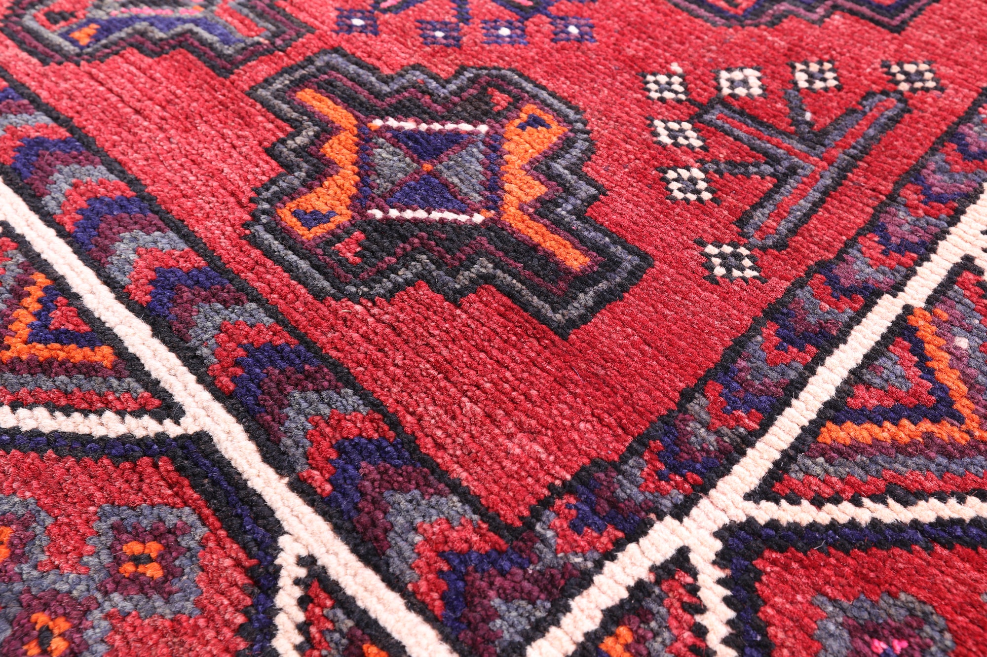 Red Persian Hand Knotted Wool On Wool Rug - 5' 7" X 10' 6" - Golden Nile