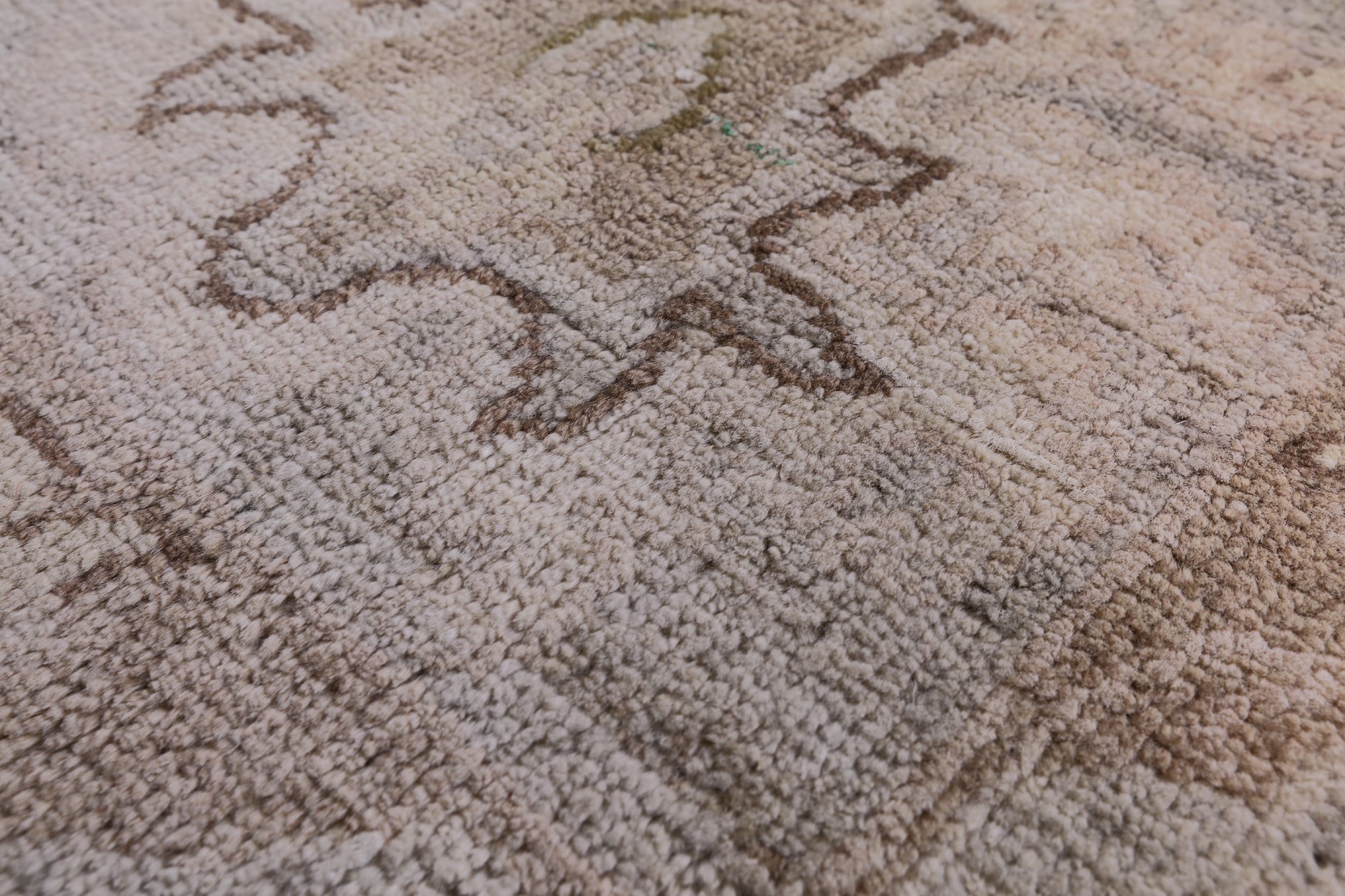 Ivory Peshawar Hand Knotted Wool Rug - 8' 1" X 9' 7" - Golden Nile