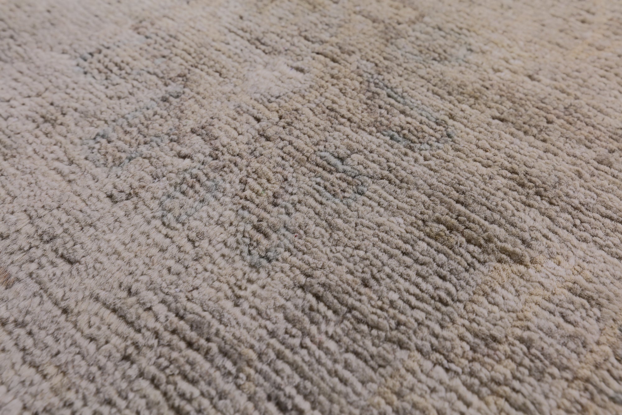 Ivory Antiqued Peshawar Hand Knotted Wool Rug - 8' 2" X 9' 7" - Golden Nile