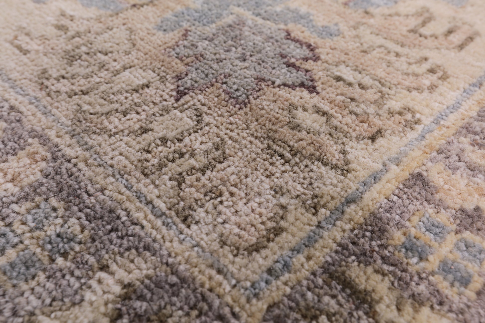 Peshawar Hand Knotted Wool Rug - 9' 1" X 12' 8" - Golden Nile
