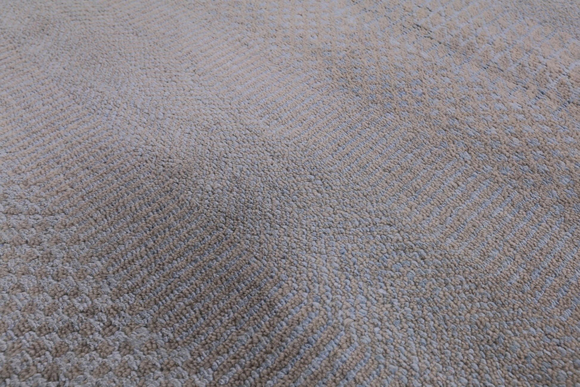Grey Savannah Grass Handmade Wool & Silk Rug - 8' 2" X 10' 1" - Golden Nile