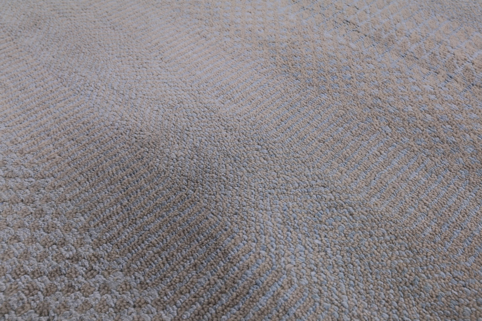 Grey Savannah Grass Handmade Wool & Silk Rug - 8' 2" X 10' 1" - Golden Nile