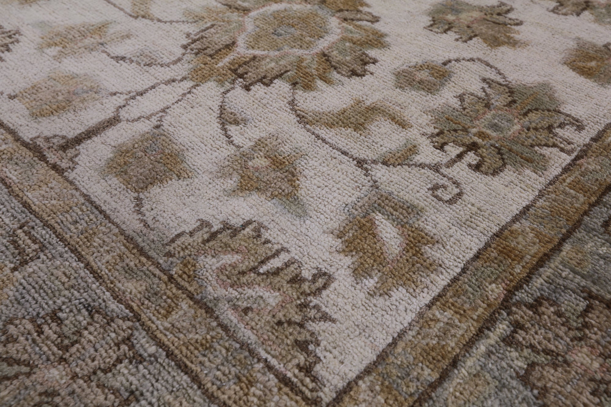 Ivory Chobi Peshawar Handmade Runner - 2' 7" X 9' 9" - Golden Nile