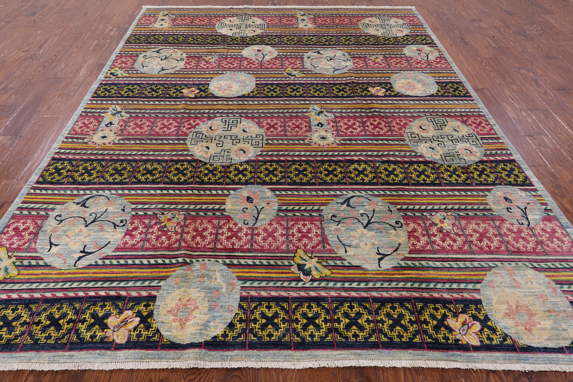 Modern Handmade Wool Area Rug - 7' 10" X 10' 2" - Golden Nile
