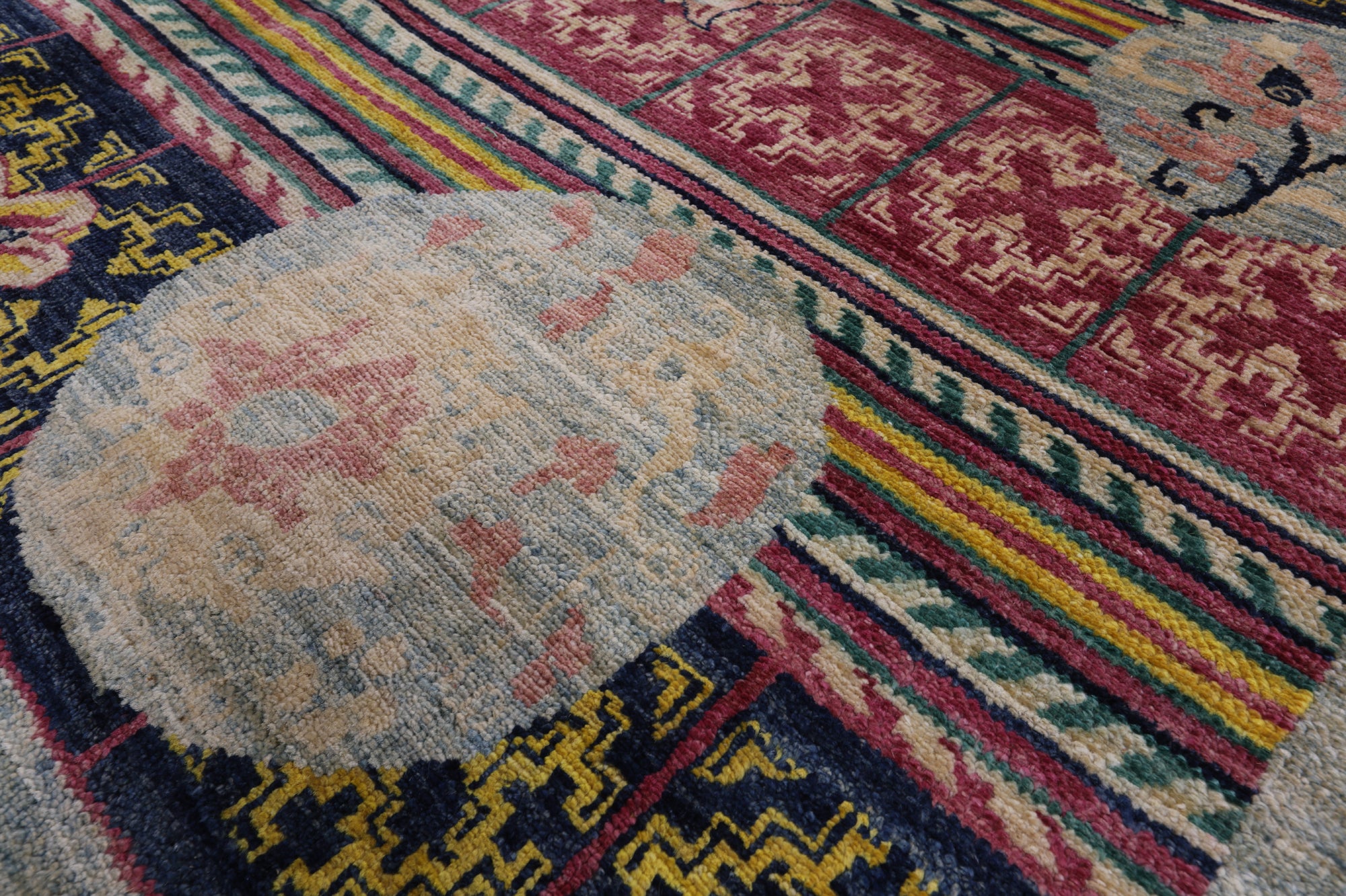 Modern Handmade Wool Area Rug - 7' 10" X 10' 2" - Golden Nile