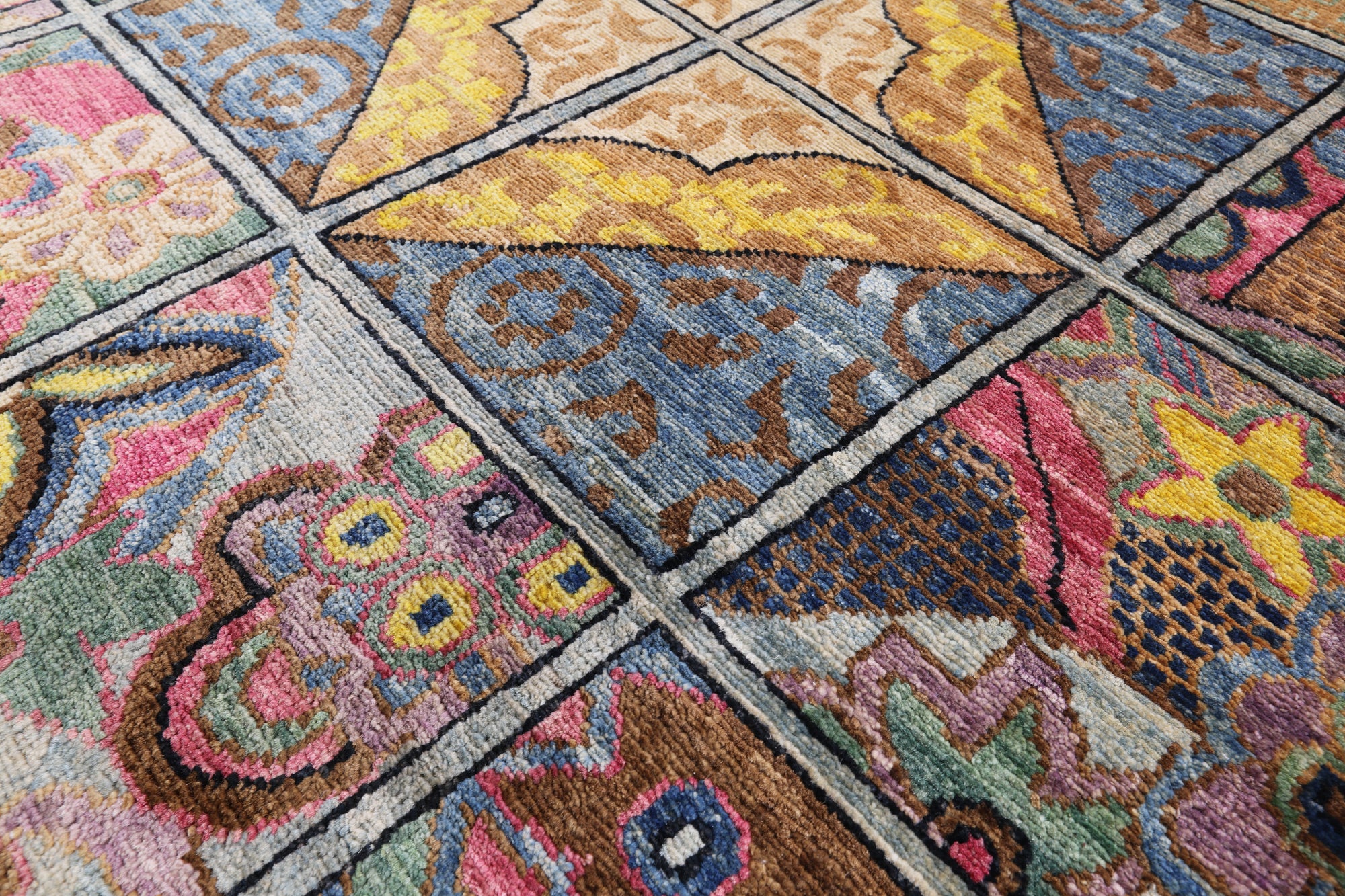 William Morris Handmade Wool Area Rug - 6' 2" X 8' 3" - Golden Nile