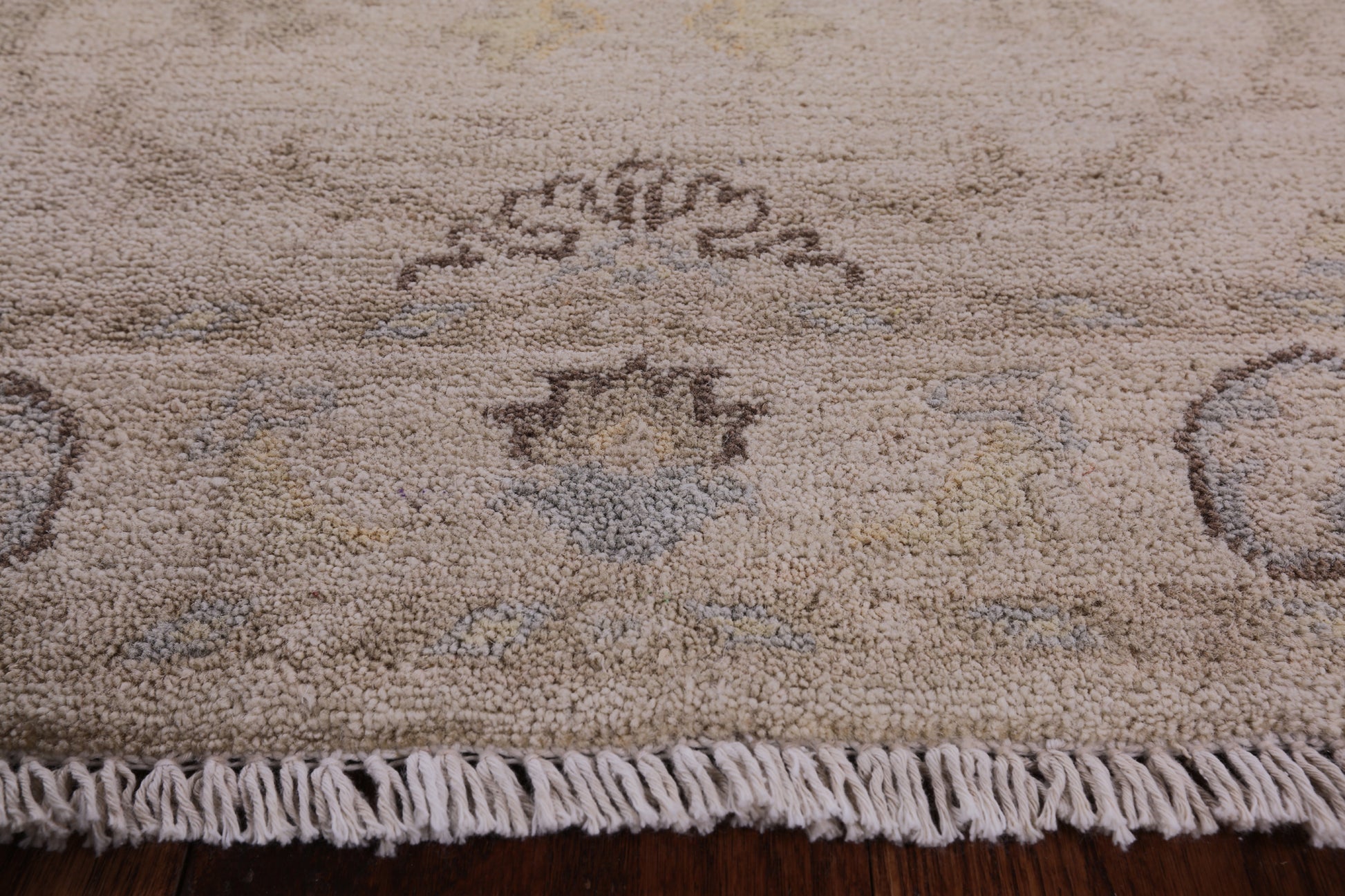 Ivory Peshawar Handmade Wool Runner Rug - 2' 6" X 9' 9" - Golden Nile
