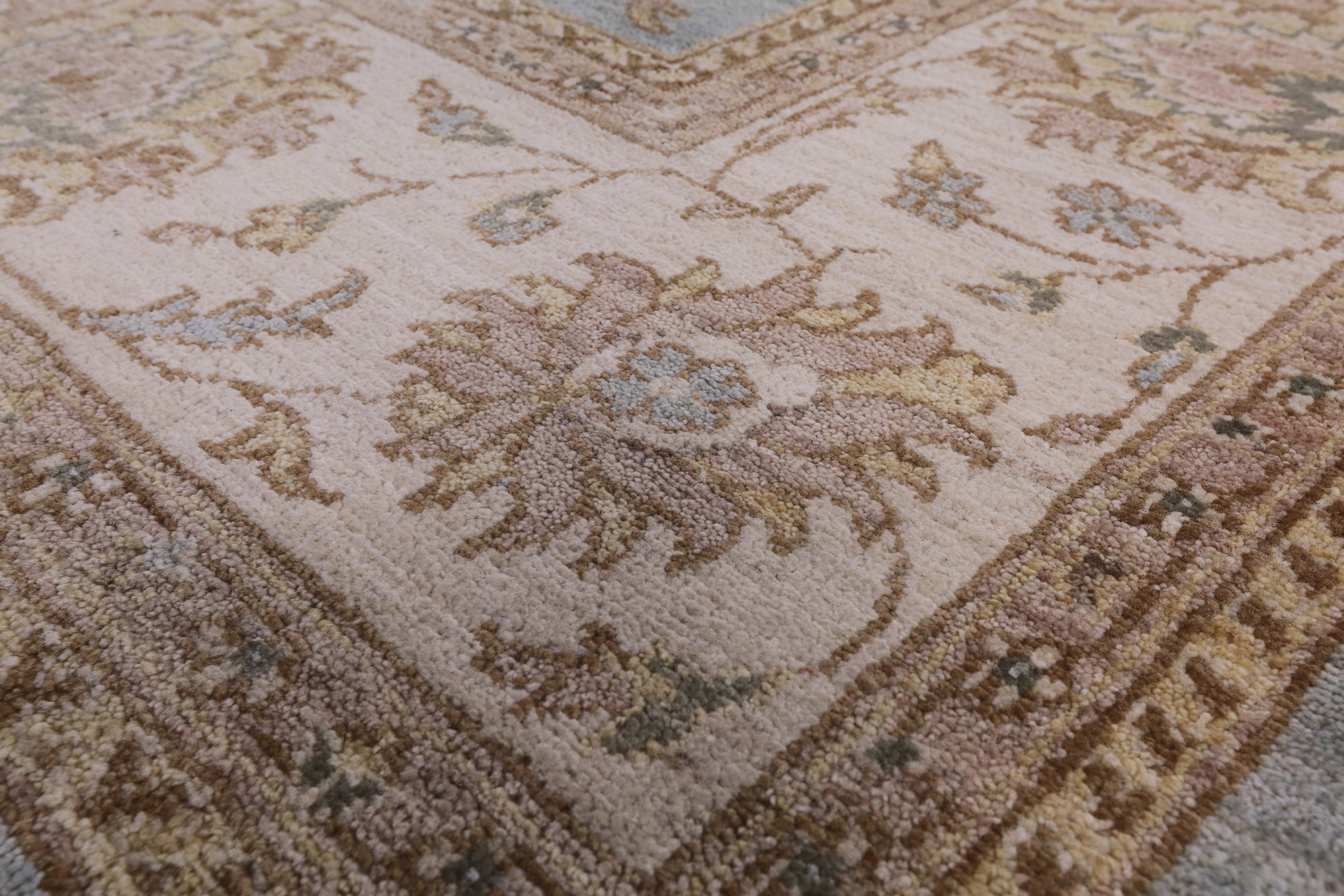 Persian Hand Knotted Wool Area Rug - 8' 2" X 10' 2" - Golden Nile