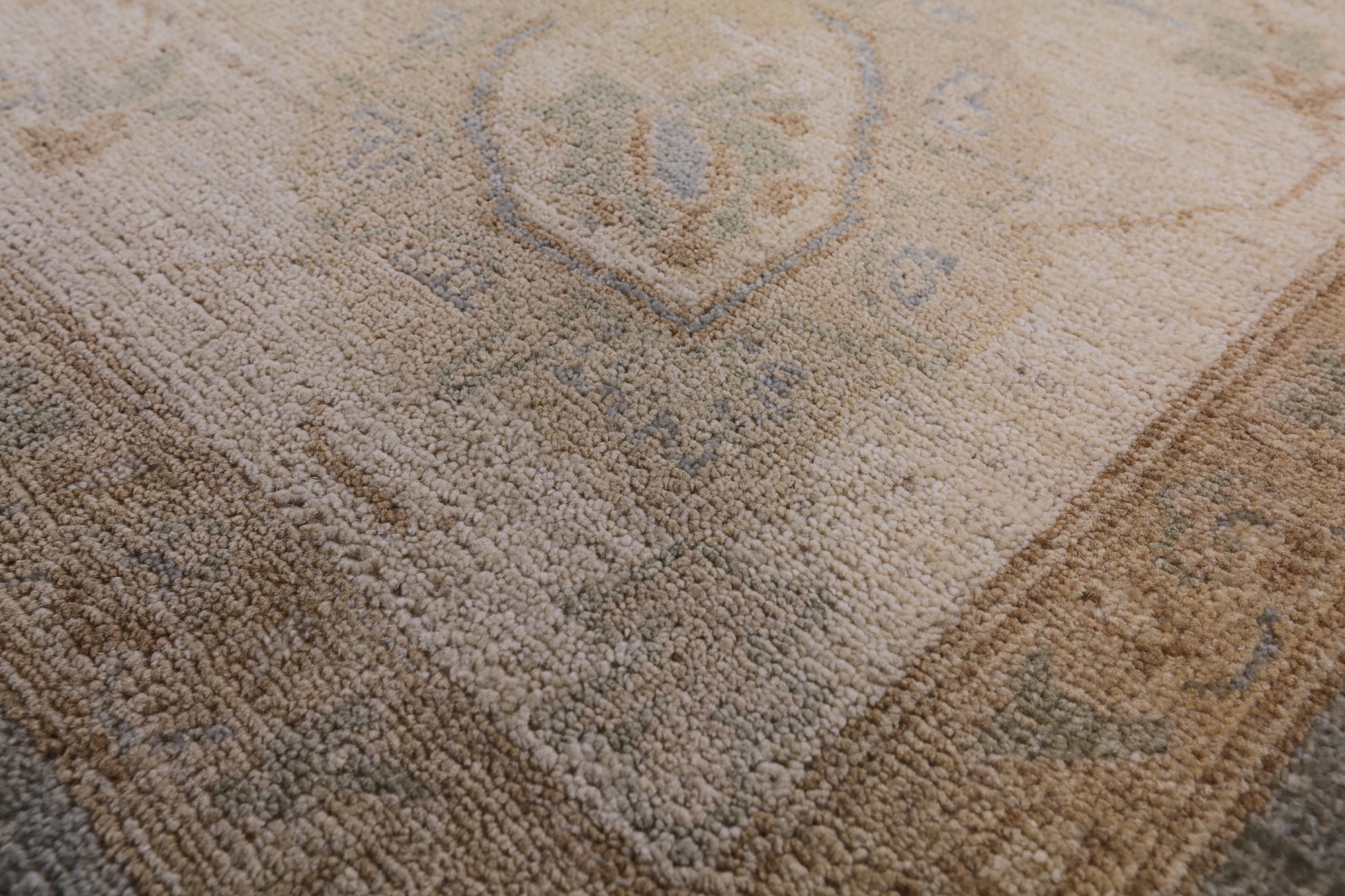 Persian Hand Knotted Wool Area Rug - 8' 3" X 9' 10" - Golden Nile