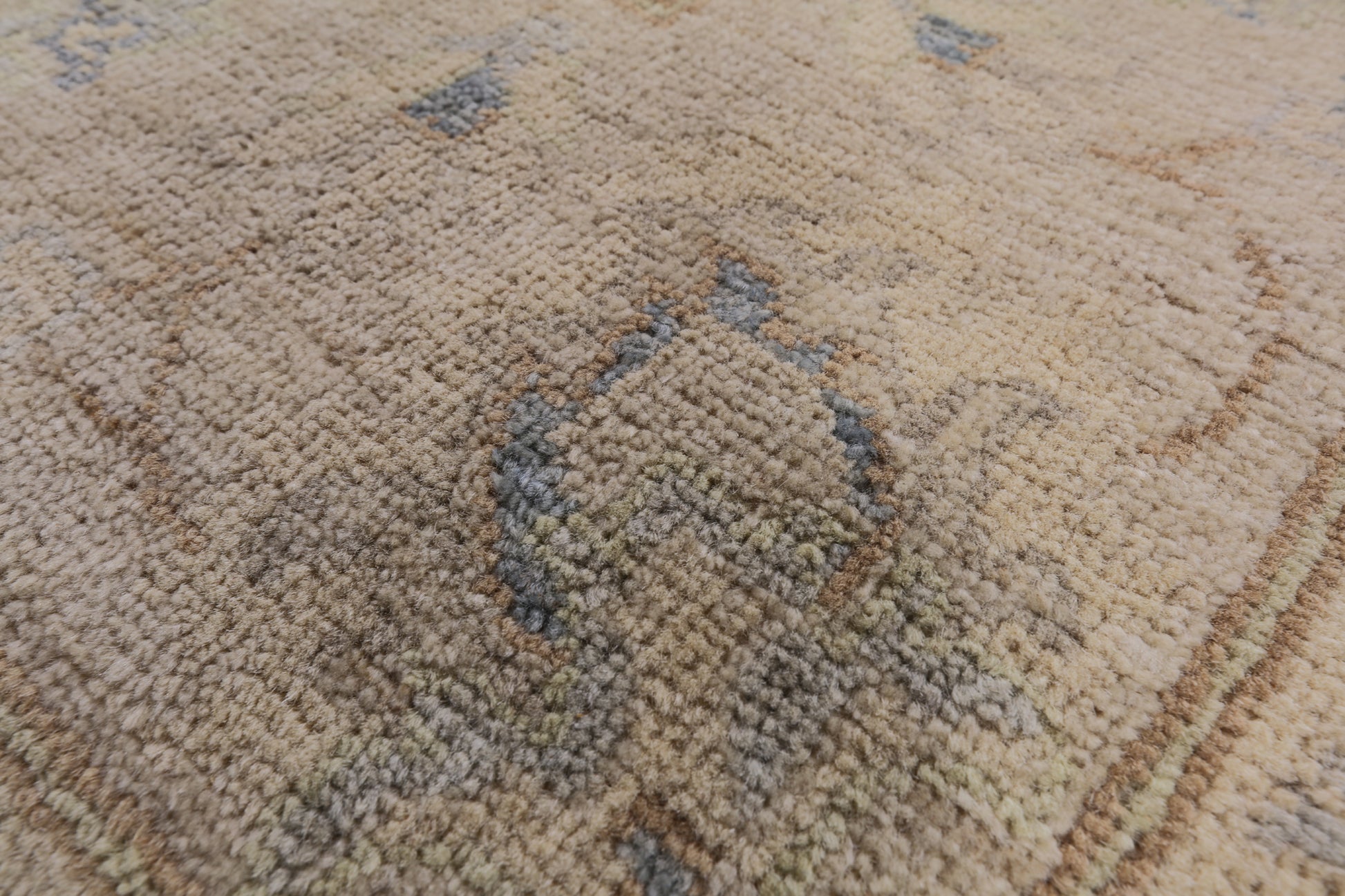 Peshawar Handmade Wool Area Rug - 6' 1" X 9' 0" - Golden Nile
