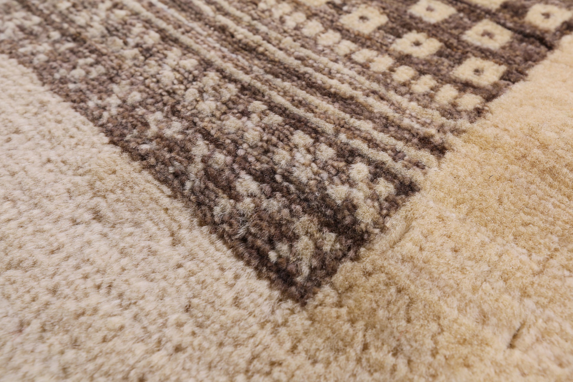 Persian Gabbeh Hand Knotted Wool Rug - 6' 6" X 10' 3" - Golden Nile