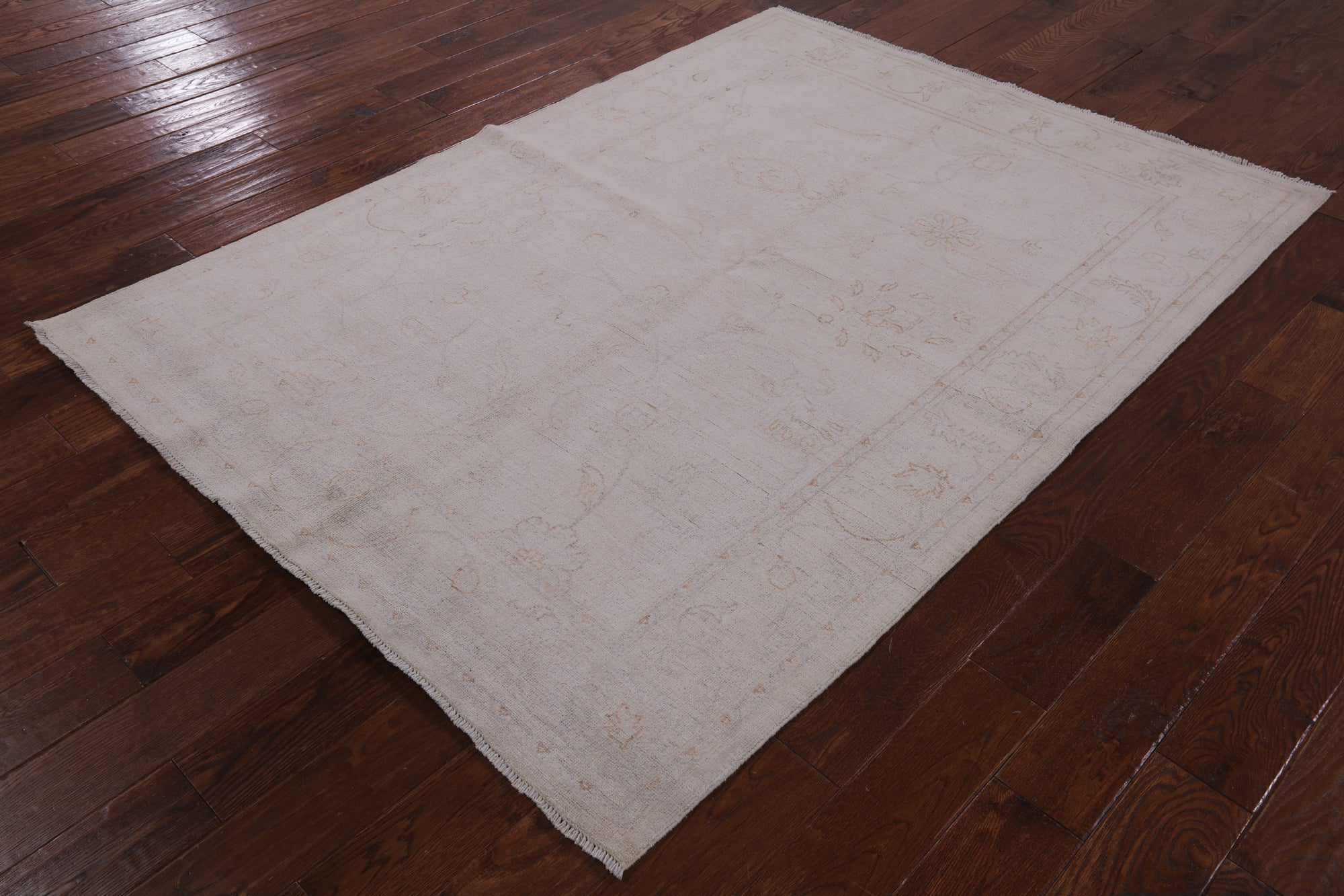 Ivory Peshawar White Wash Handmade Area Rug - 5' 1" X 6' 11" - Golden Nile