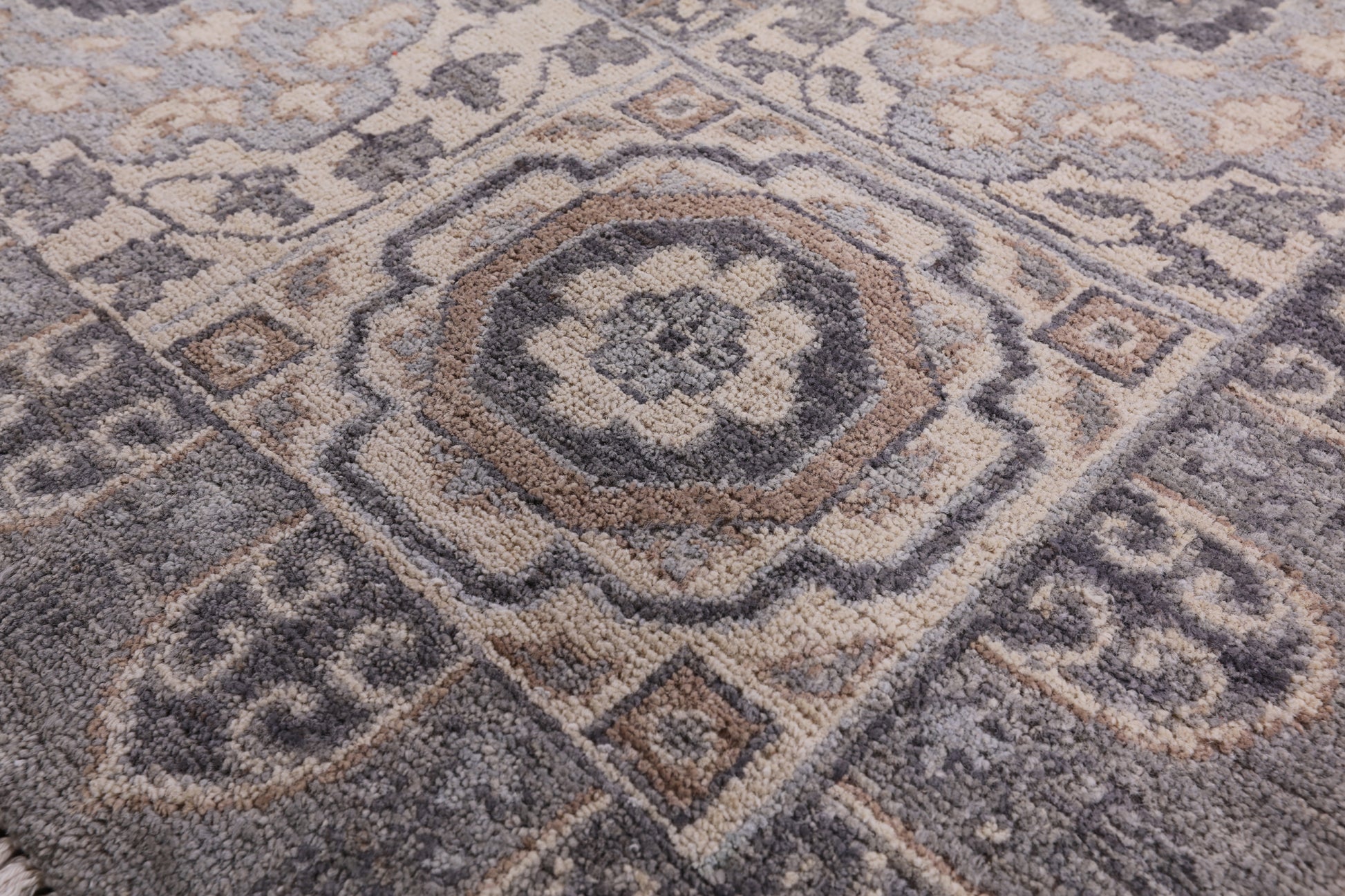 Grey Geometric Persian Mamluk Hand Knotted Wool Rug - 5' 10" X 8' 10" - Golden Nile