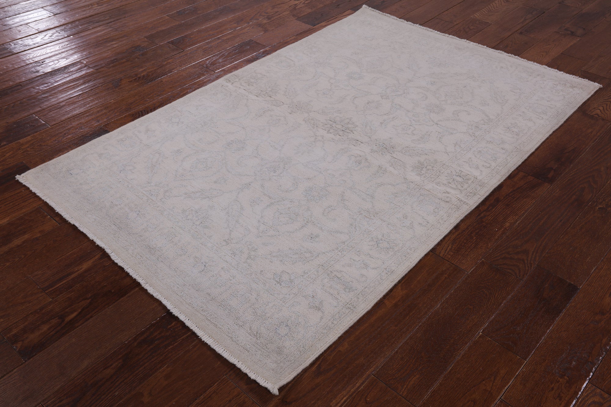 Ivory Persian Washed Out Handmade Area Rug - 4' 0" X 6' 2" - Golden Nile
