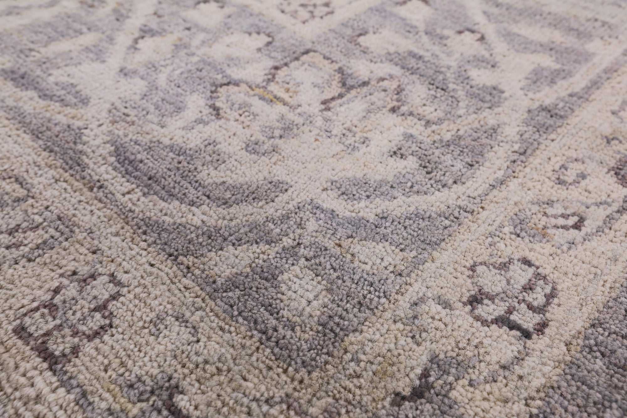 Grey Persian White Wash Wool Area Rug - 5' 10" X 9' 3" - Golden Nile