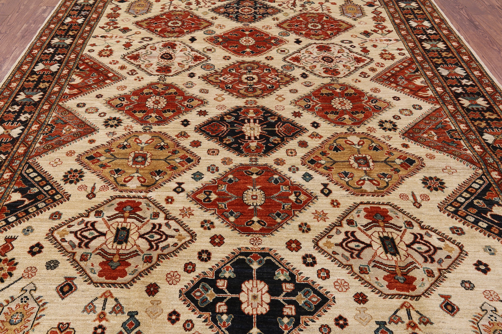 Ivory Fine Serapi Hand Knotted Rug - 8' 5" X 10' 1" - Golden Nile