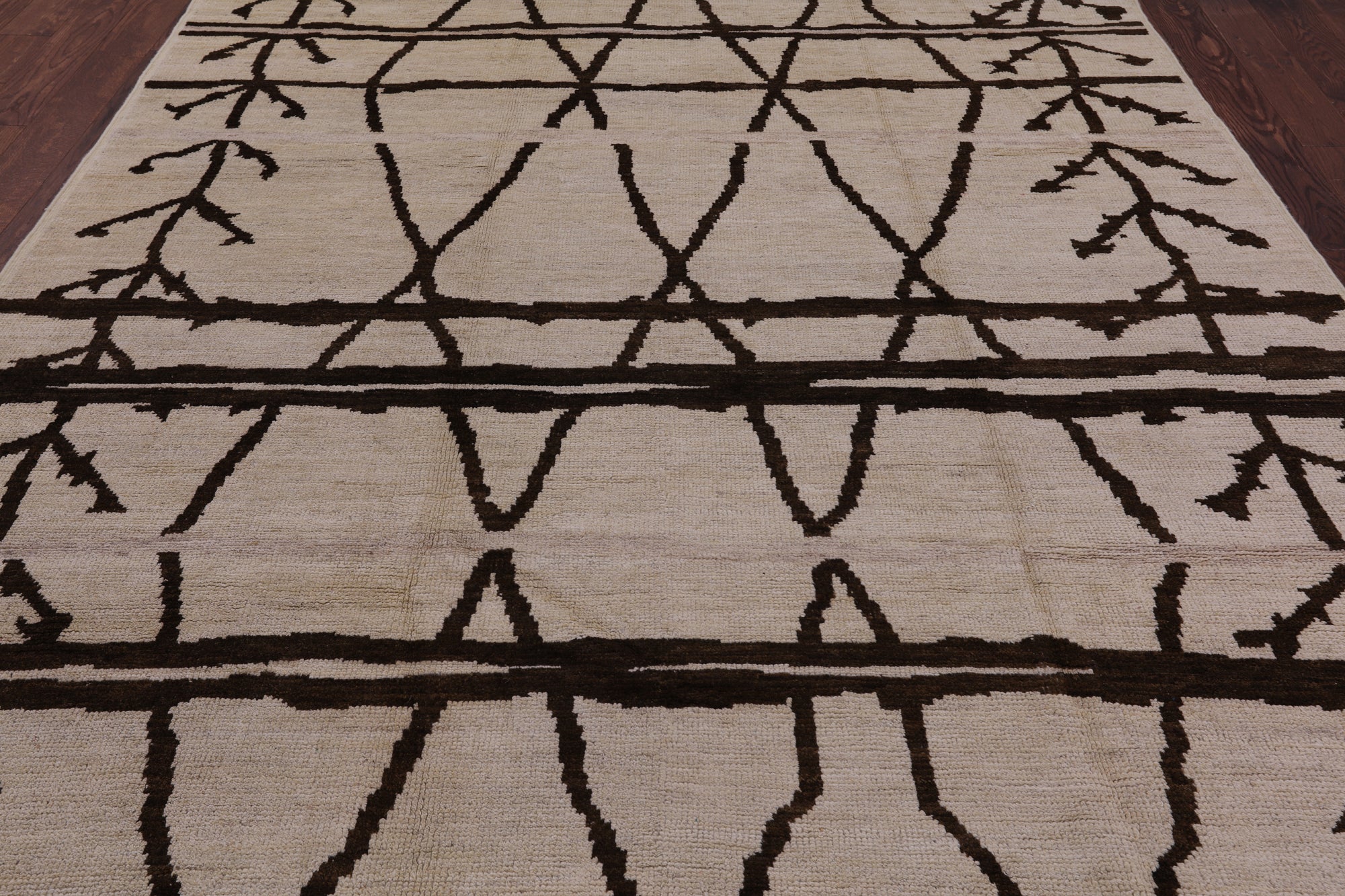 Ivory Moroccan Hand Knotted Area Rug - 7' 10" X 10' 1" - Golden Nile