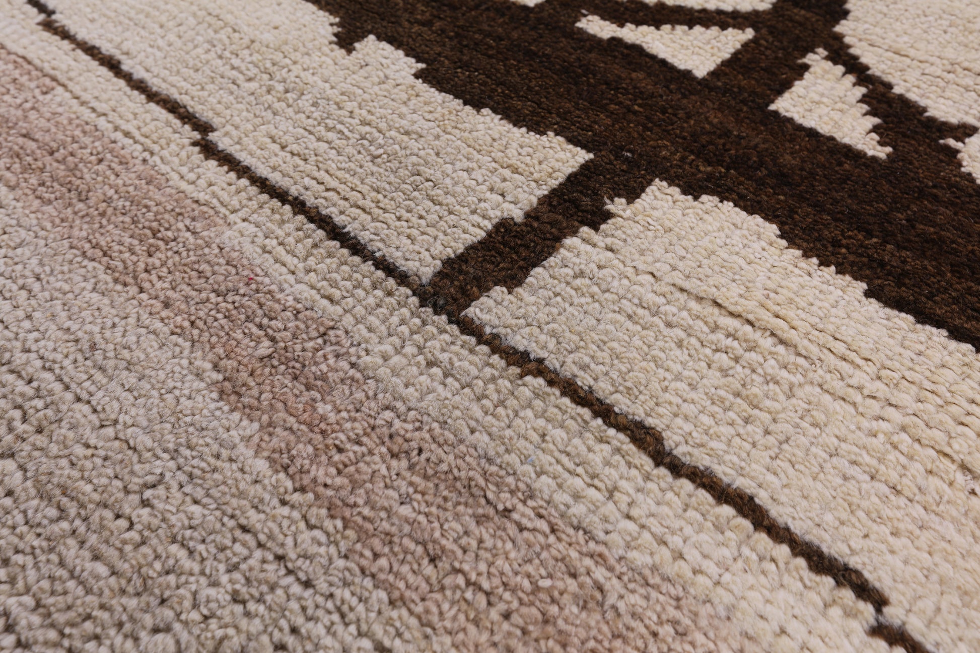 Ivory Moroccan Hand Knotted Area Rug - 7' 10" X 10' 1" - Golden Nile