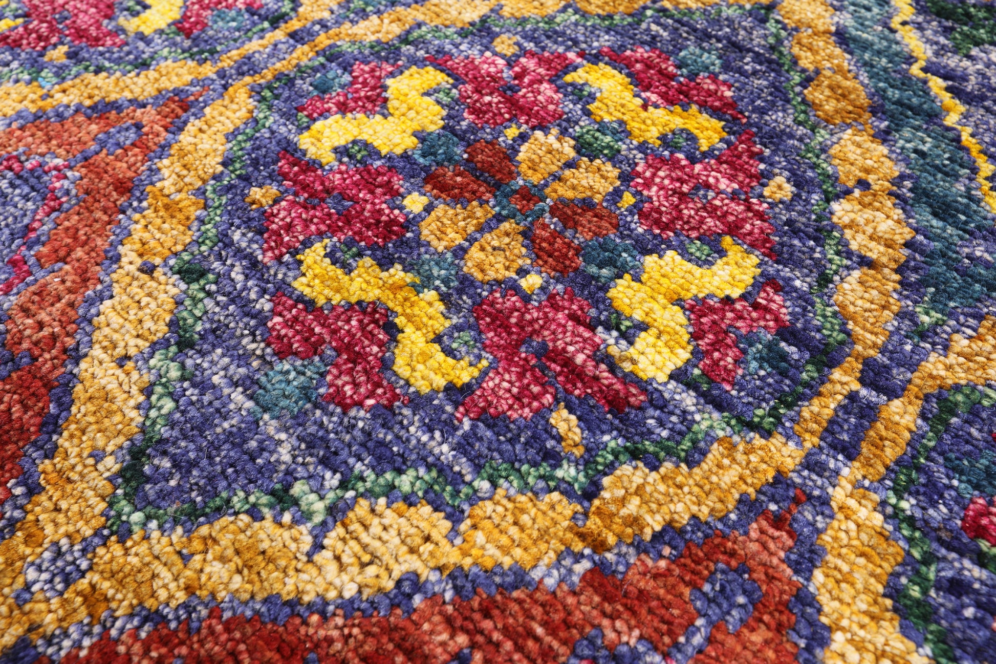 William Morris Hand Knotted Wool Area Rug - 6' 0" X 9' 1" - Golden Nile