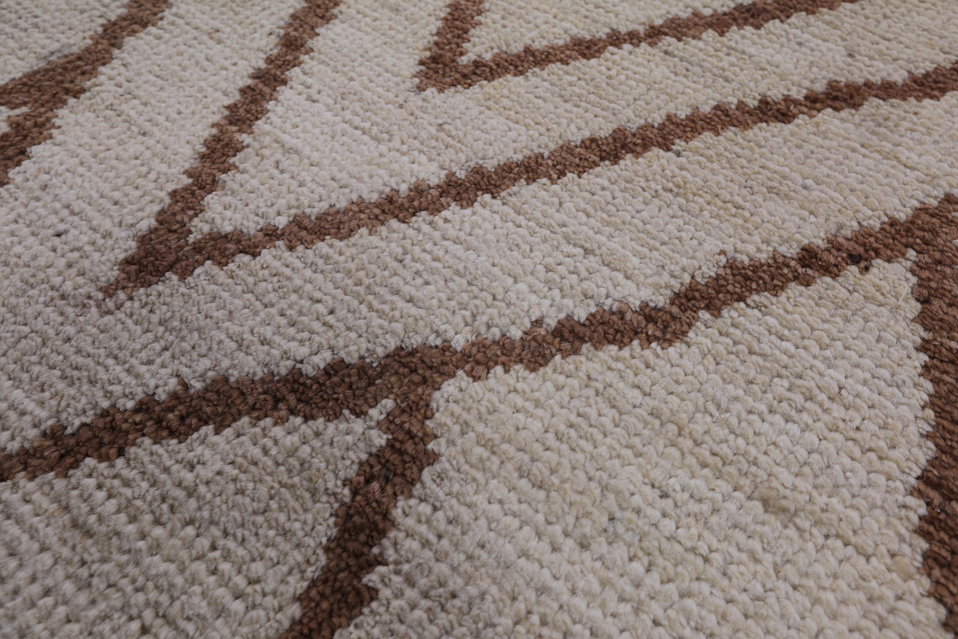 Ivory Tribal Moroccan Hand Knotted Wool Area Rug - 7' 6" X 9' 10" - Golden Nile