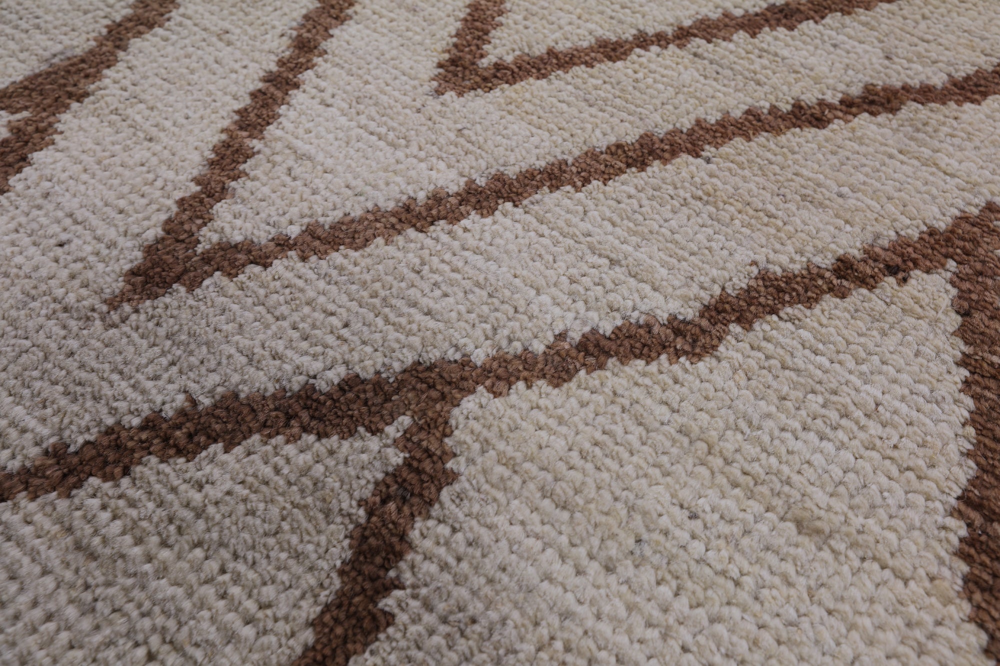 Ivory Tribal Moroccan Hand Knotted Wool Area Rug - 7' 6" X 9' 10" - Golden Nile